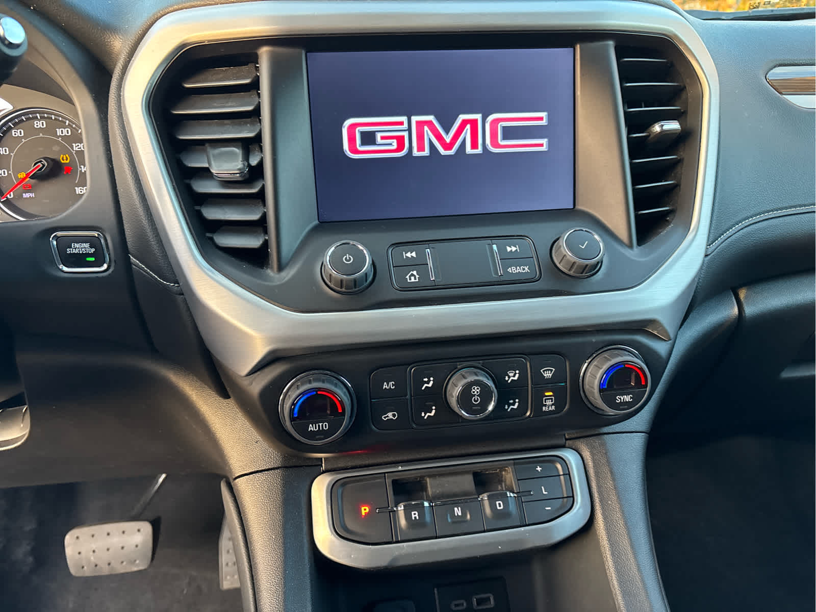 2023 GMC Acadia SLE