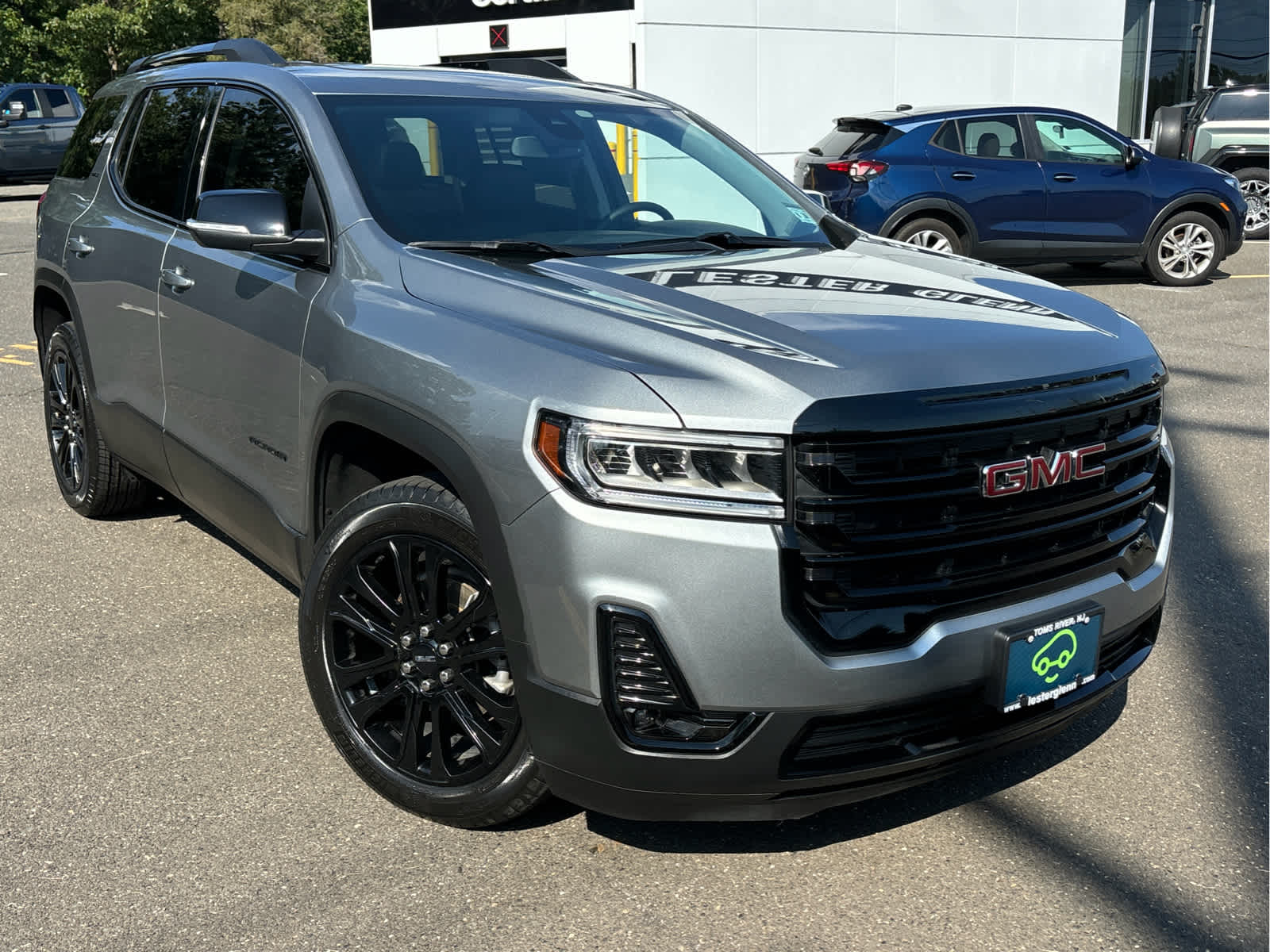 2023 GMC Acadia SLT