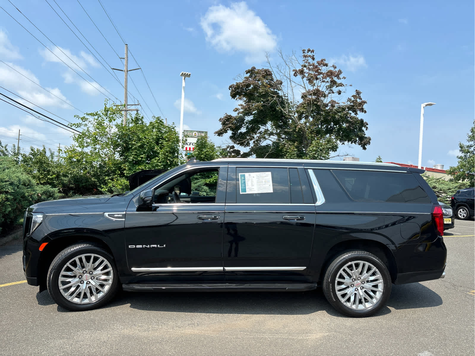 2023 GMC Yukon XL Denali