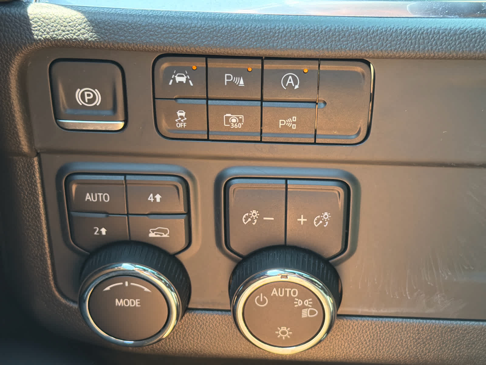 2025 Chevrolet Suburban LS