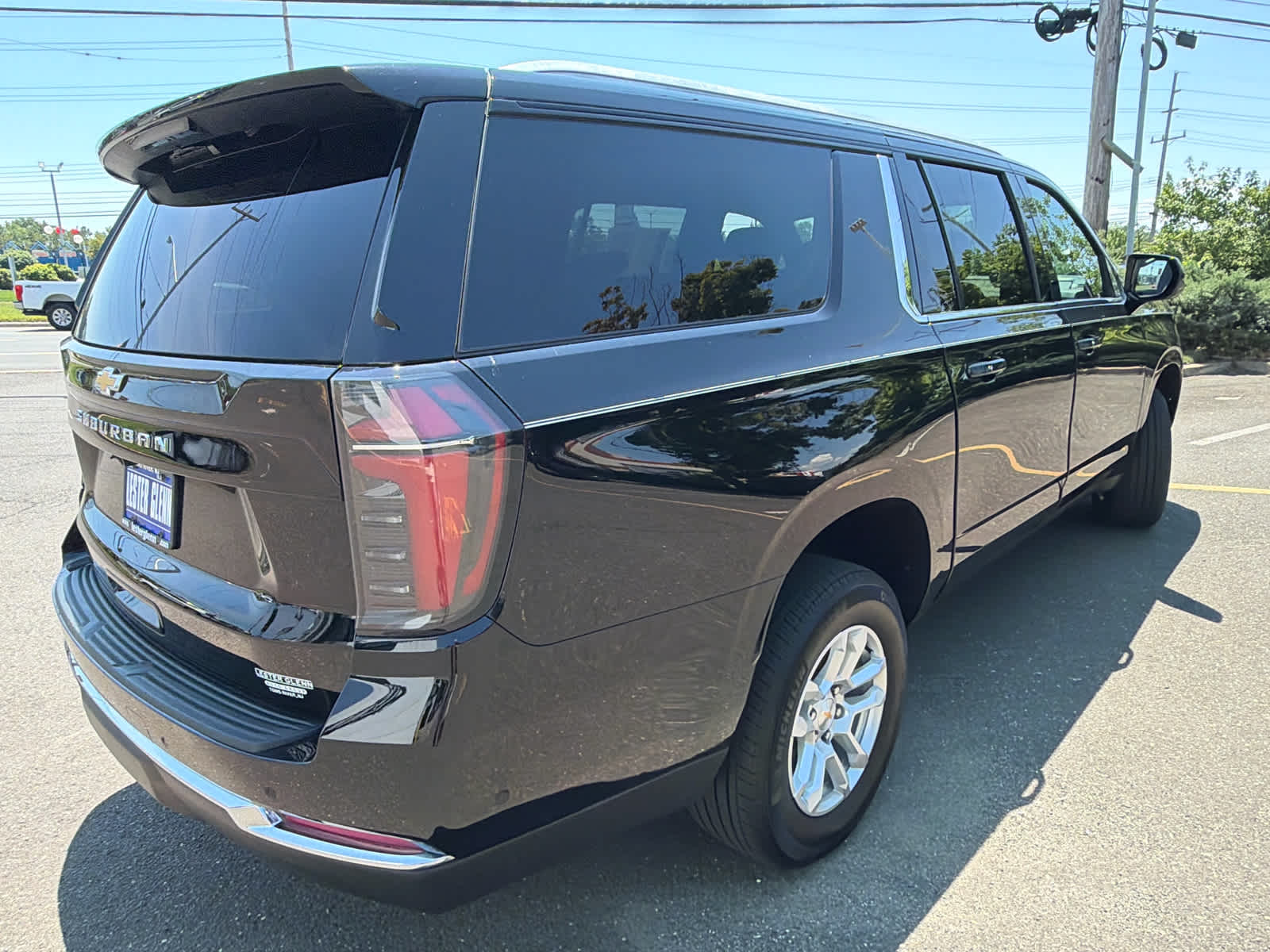 2025 Chevrolet Suburban LS