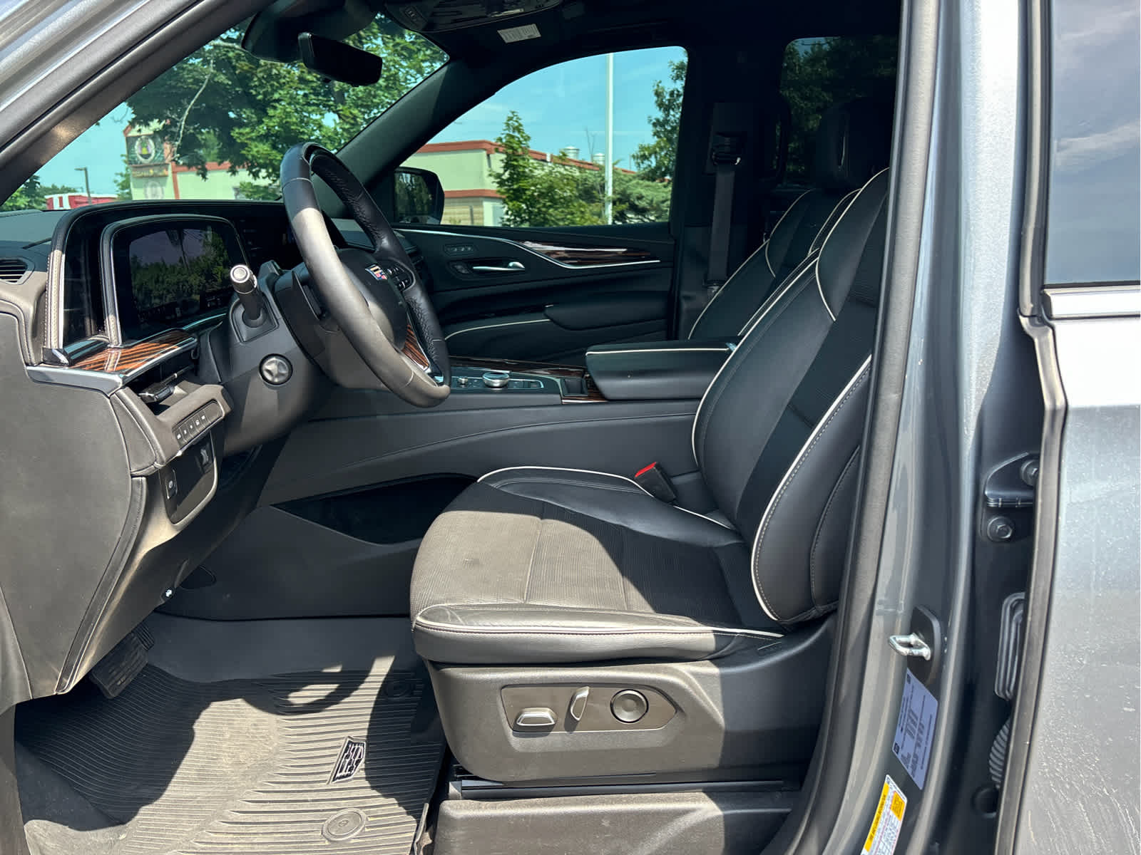2022 Cadillac Escalade Premium Luxury
