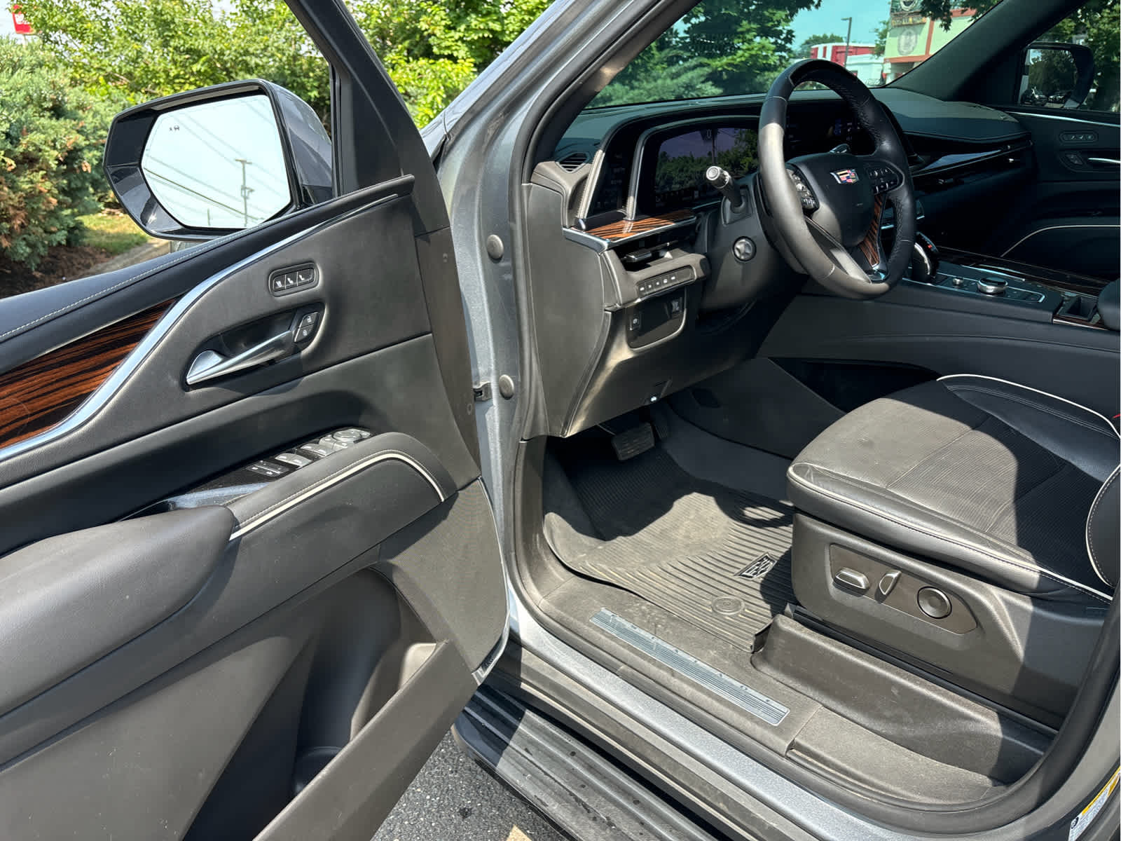 2022 Cadillac Escalade Premium Luxury