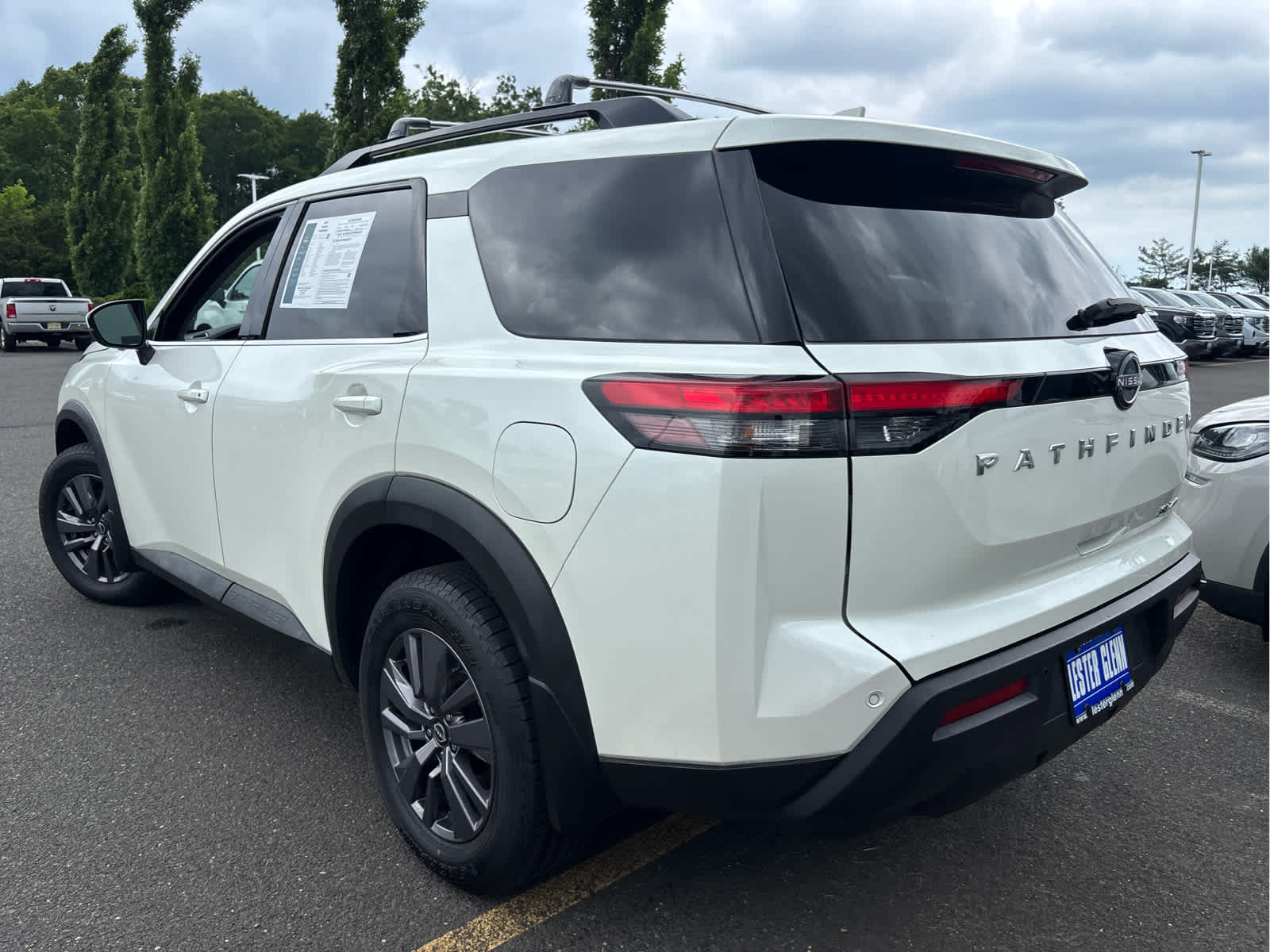 2023 Nissan Pathfinder SV 4WD