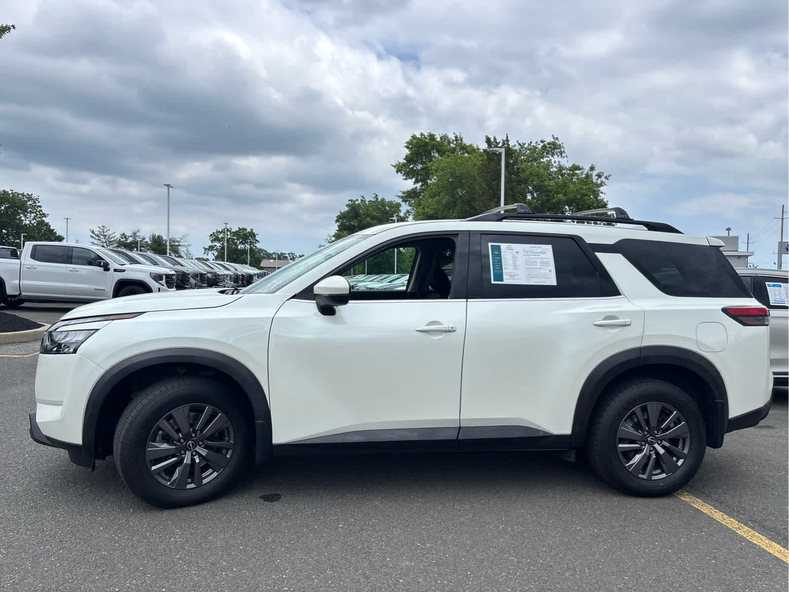 2023 Nissan Pathfinder SV 4WD