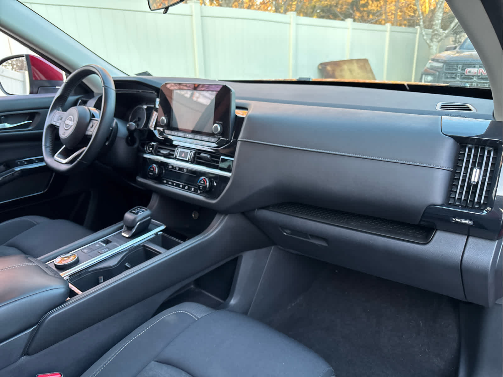 2022 Nissan Pathfinder SV