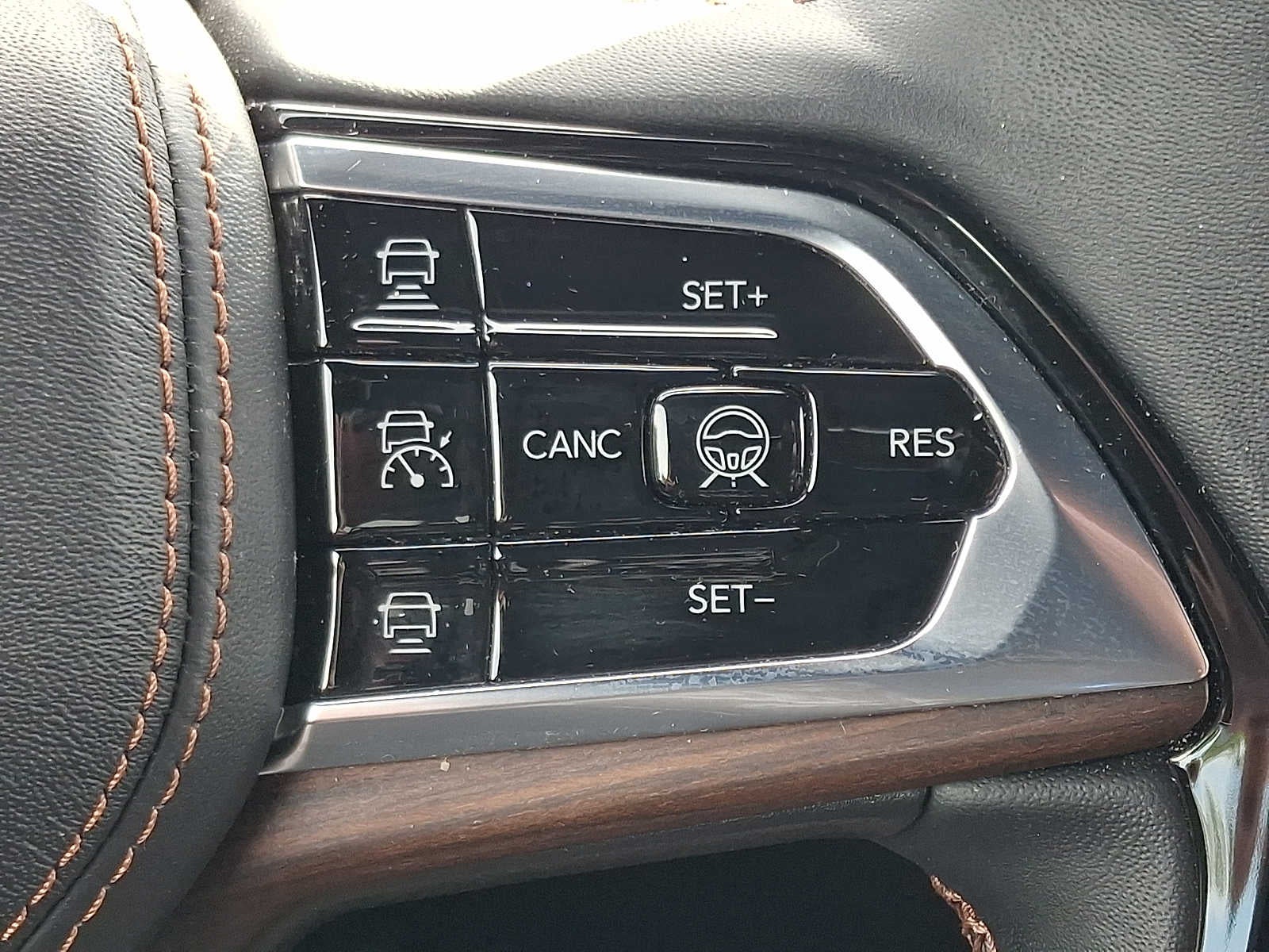 2024 Jeep Grand Cherokee Summit