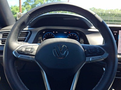 2025 Volkswagen Atlas Cross Sport 2.0T SE w/Technology
