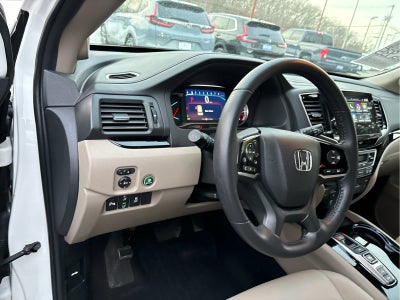 2022 Honda Pilot Touring 8-Passenger