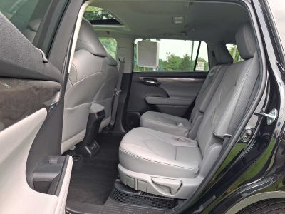 2022 Toyota Highlander Hybrid Limited