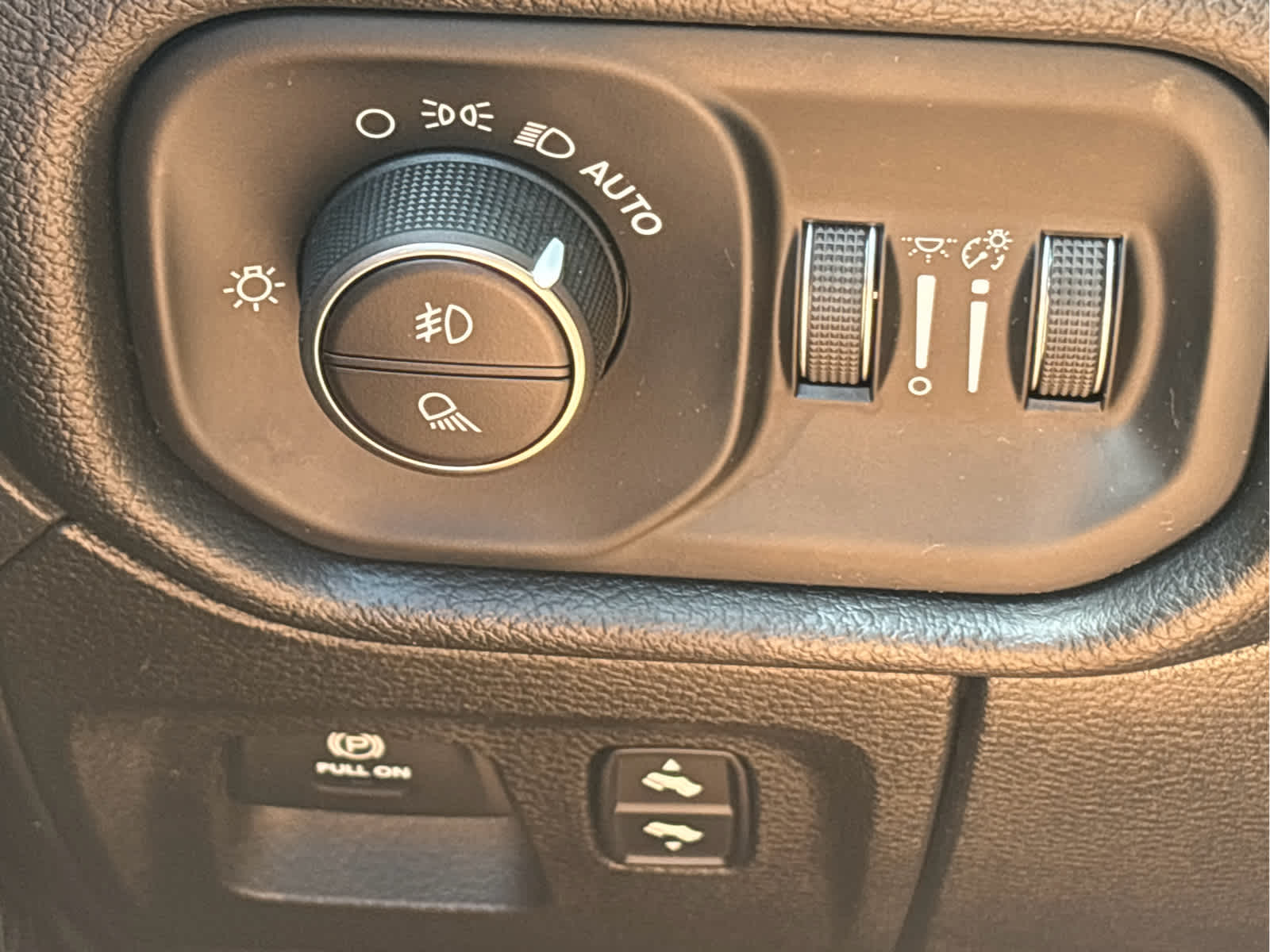 2019 RAM 1500 Big Horn/Lone Star Crew Cab 4x4 5'7" Box