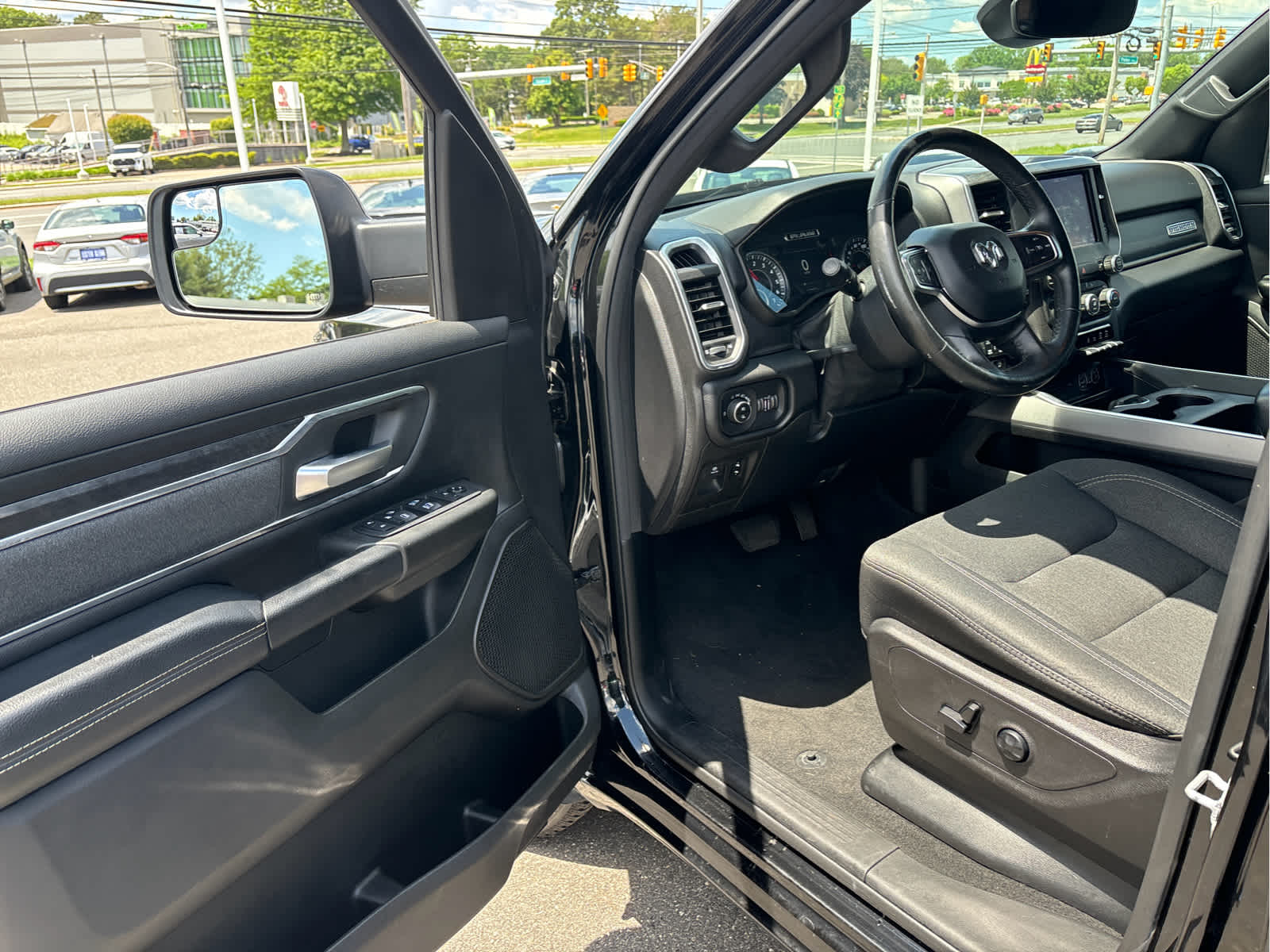 2019 RAM 1500 Big Horn/Lone Star Crew Cab 4x4 5'7" Box