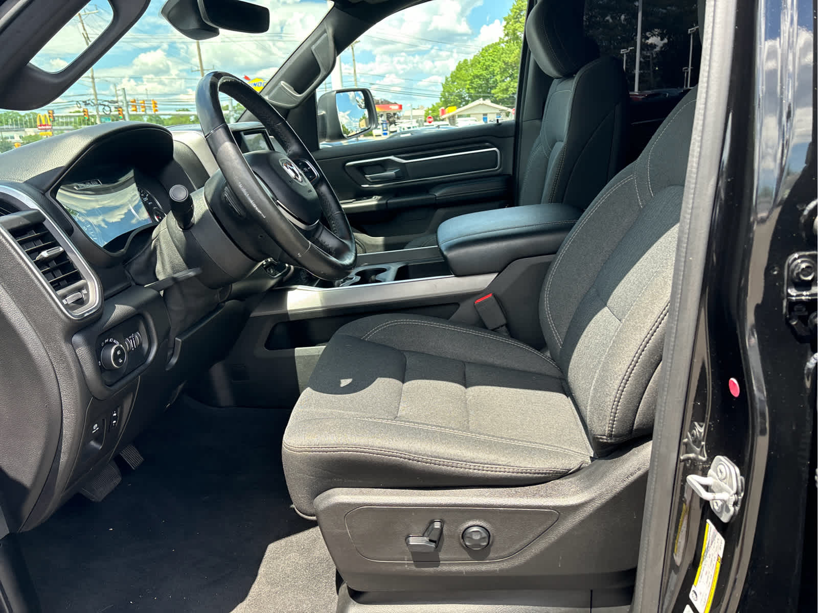 2019 RAM 1500 Big Horn/Lone Star Crew Cab 4x4 5'7" Box