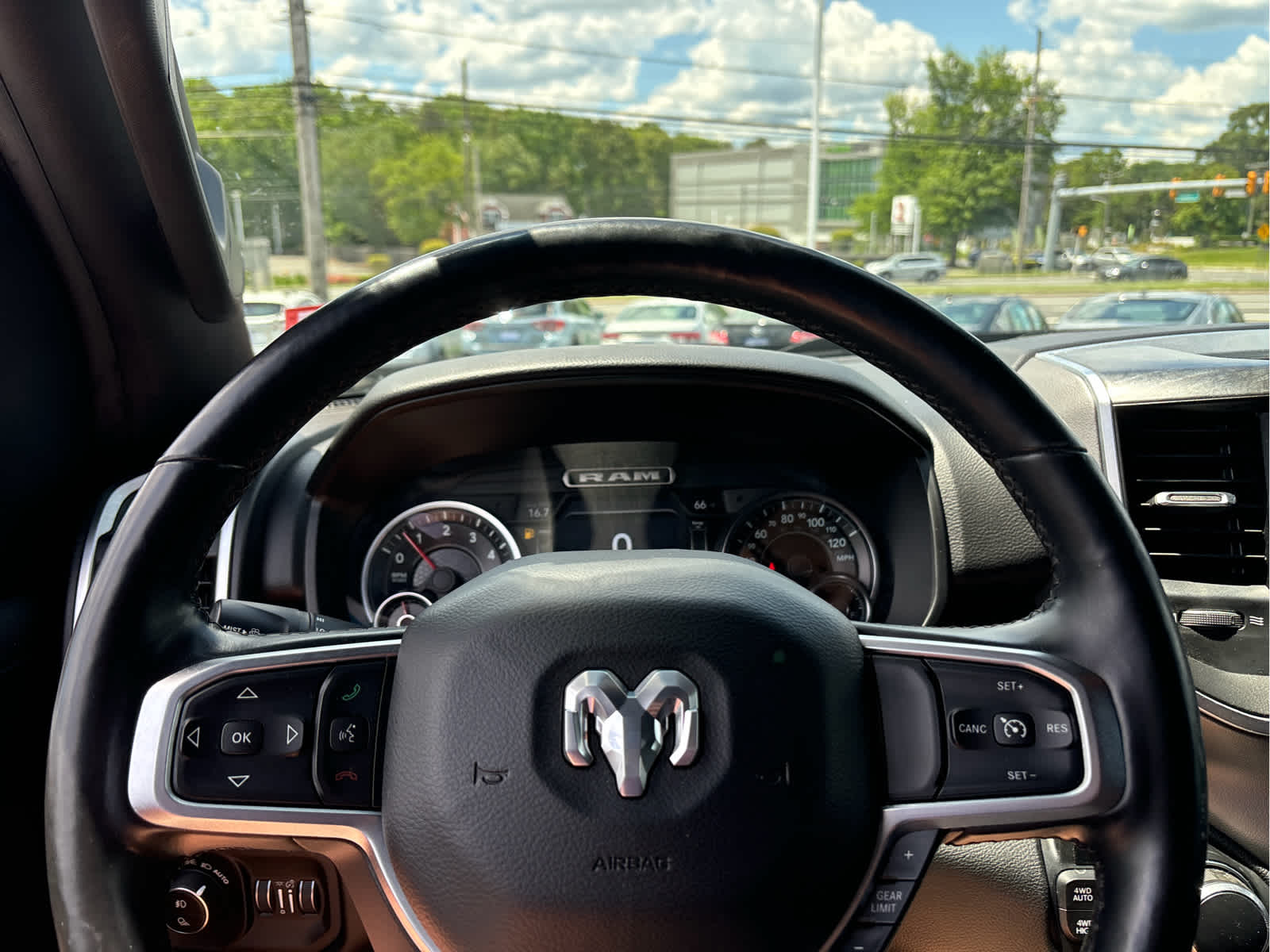 2019 RAM 1500 Big Horn/Lone Star Crew Cab 4x4 5'7" Box