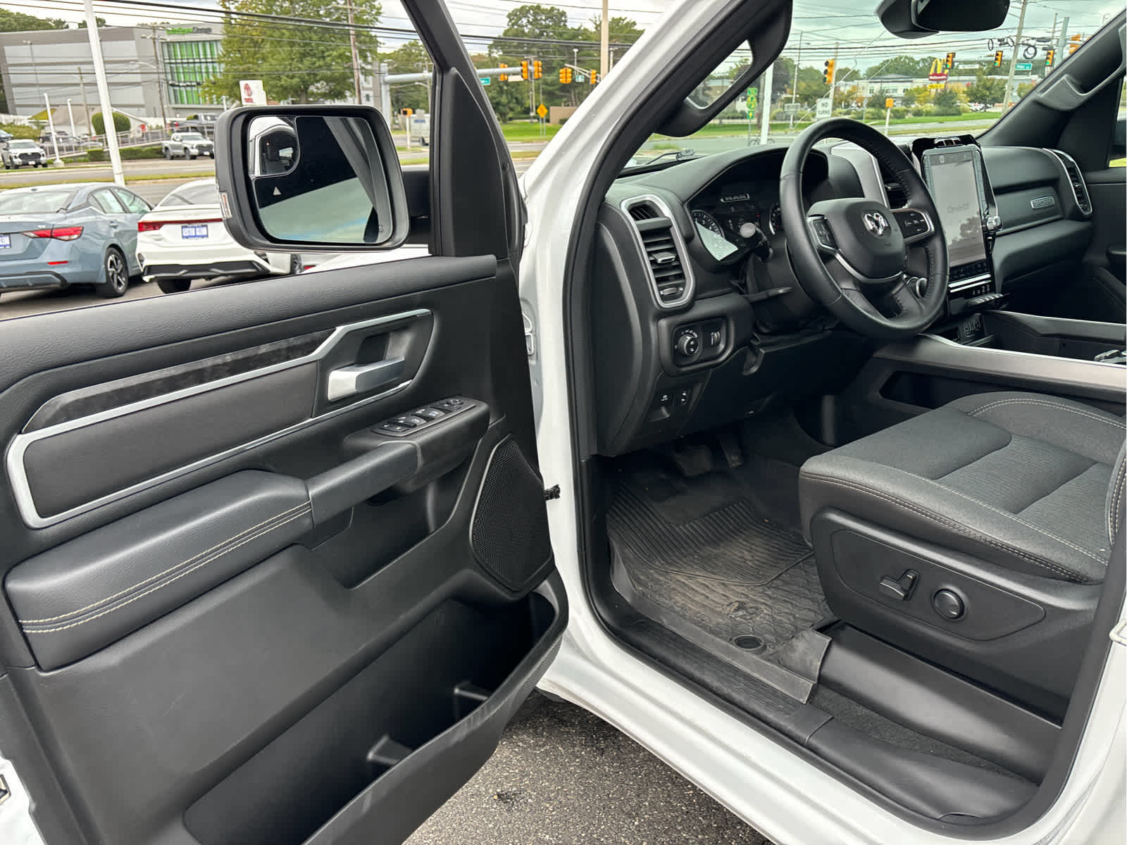 2023 RAM 1500 Big Horn Crew Cab 4x4 5'7" Box