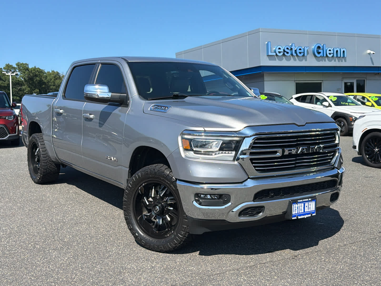 2023 RAM 1500 Laramie Crew Cab 4x4 5'7" Box