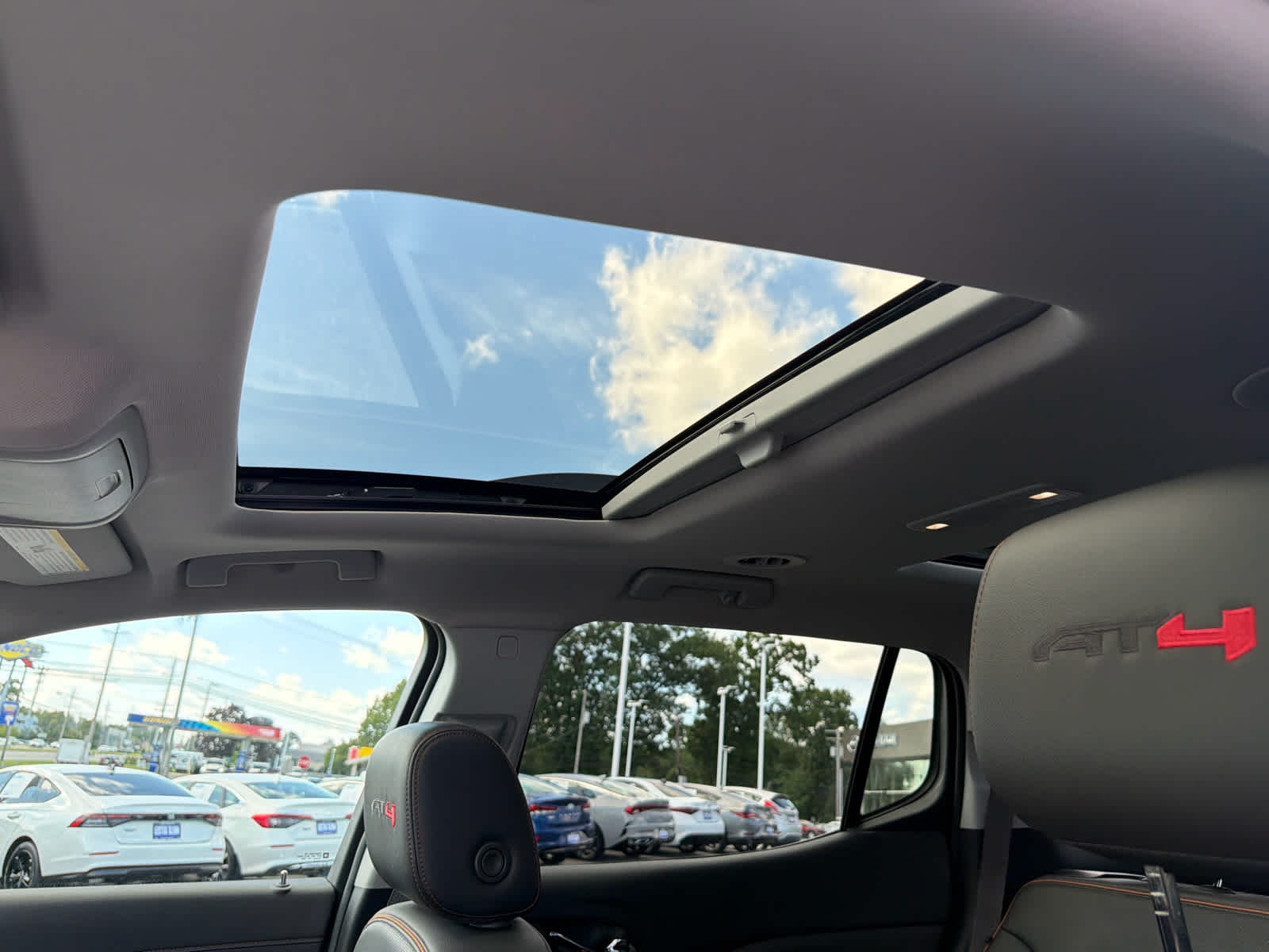2023 GMC Acadia AT4