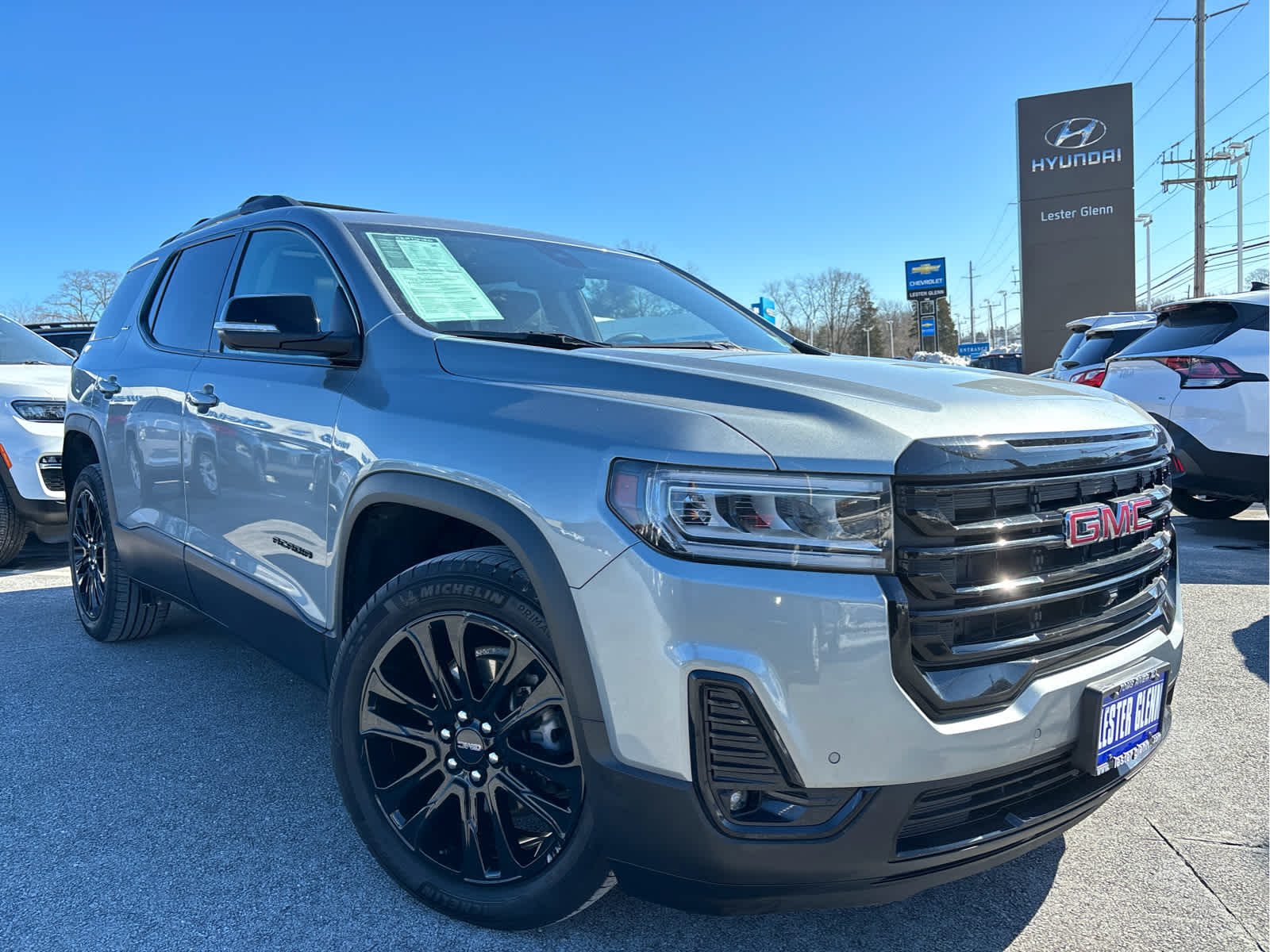 2023 GMC Acadia SLT