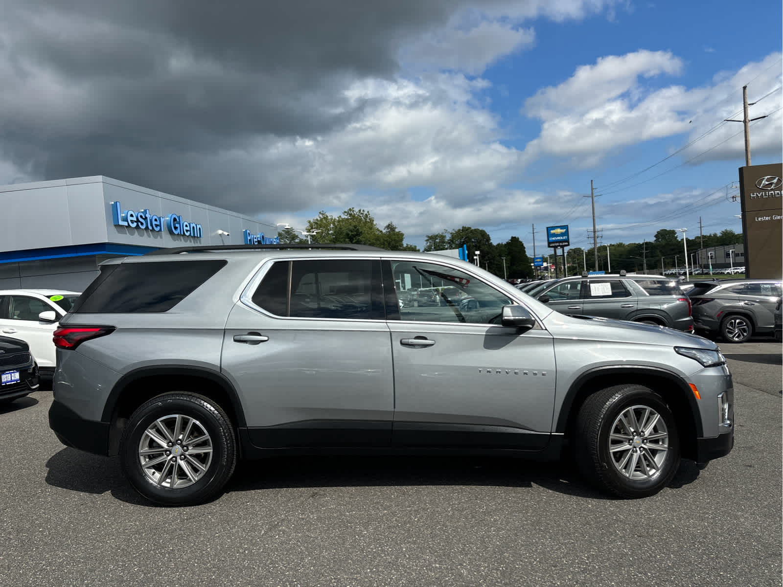 2023 Chevrolet Traverse LT Leather