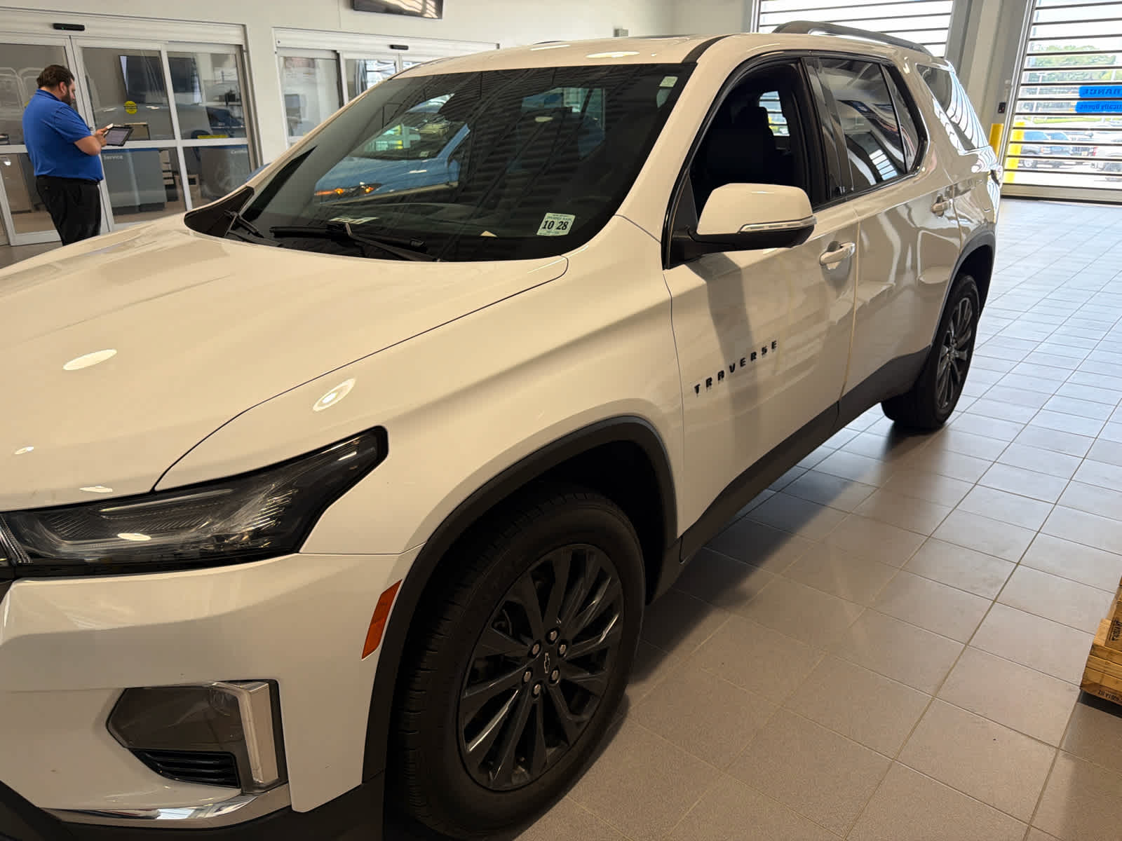 2023 Chevrolet Traverse RS