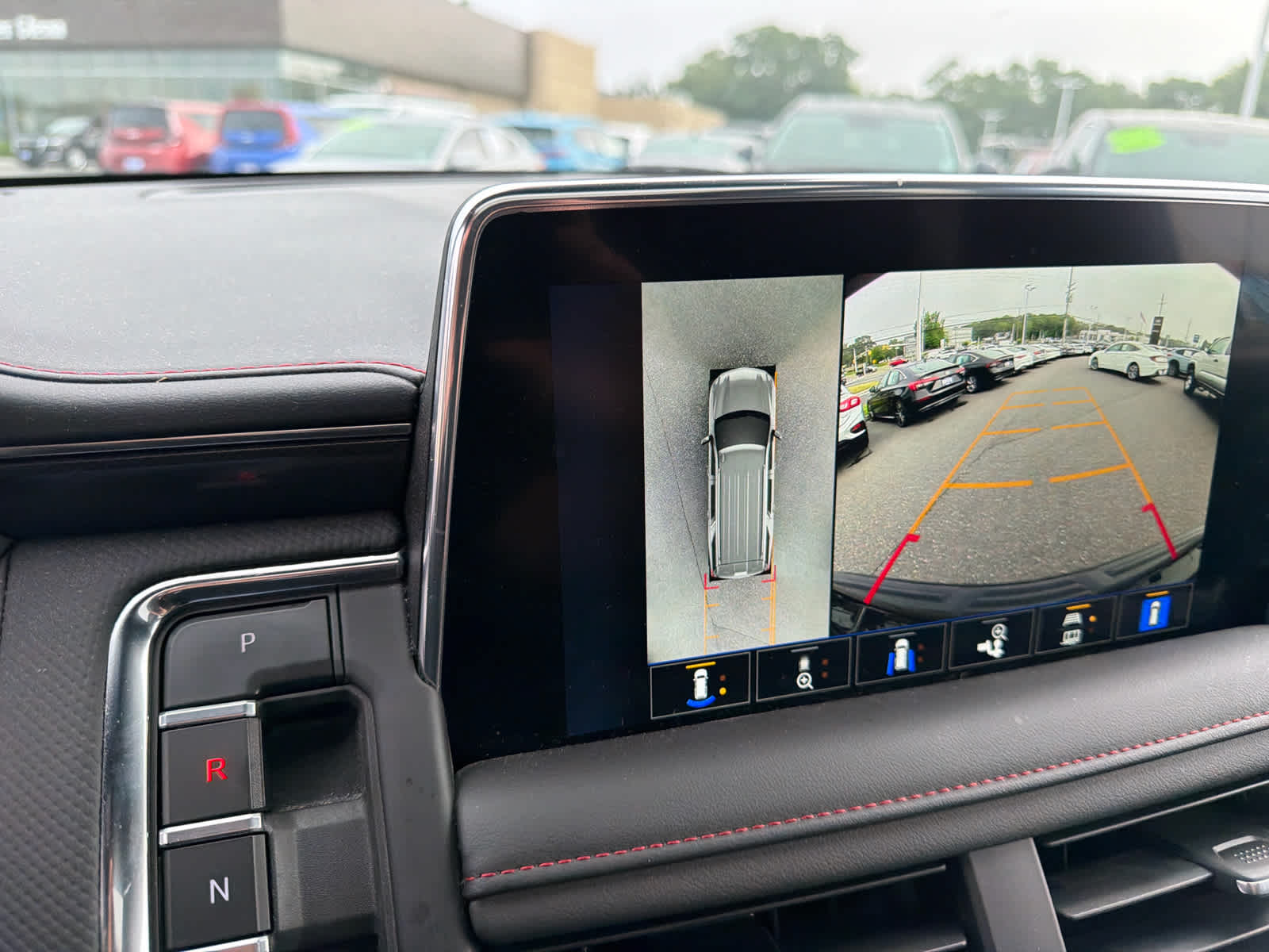 2024 Chevrolet Suburban RST