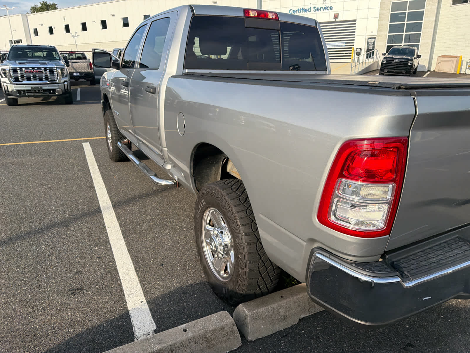 2019 RAM 2500 Tradesman Crew Cab 4x4 6'4" Box