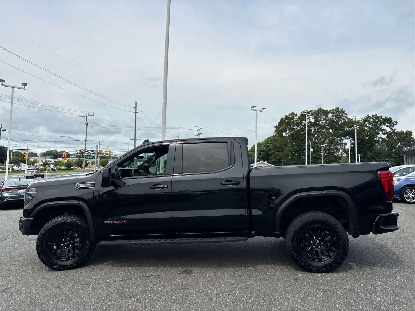 2023 GMC Sierra 1500 AT4X