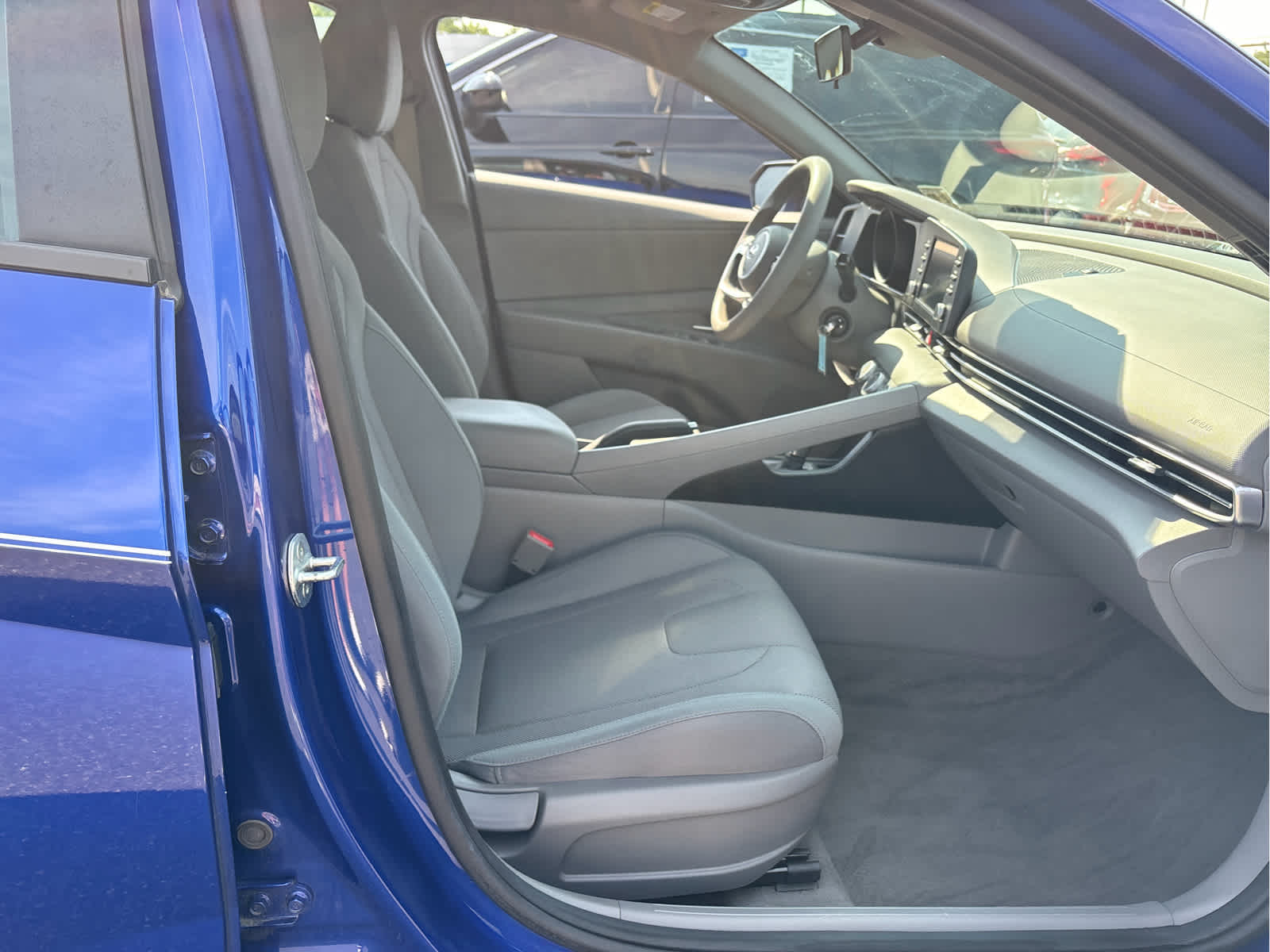2022 Hyundai Elantra SE