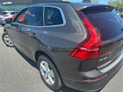 2022 Volvo XC60 Momentum