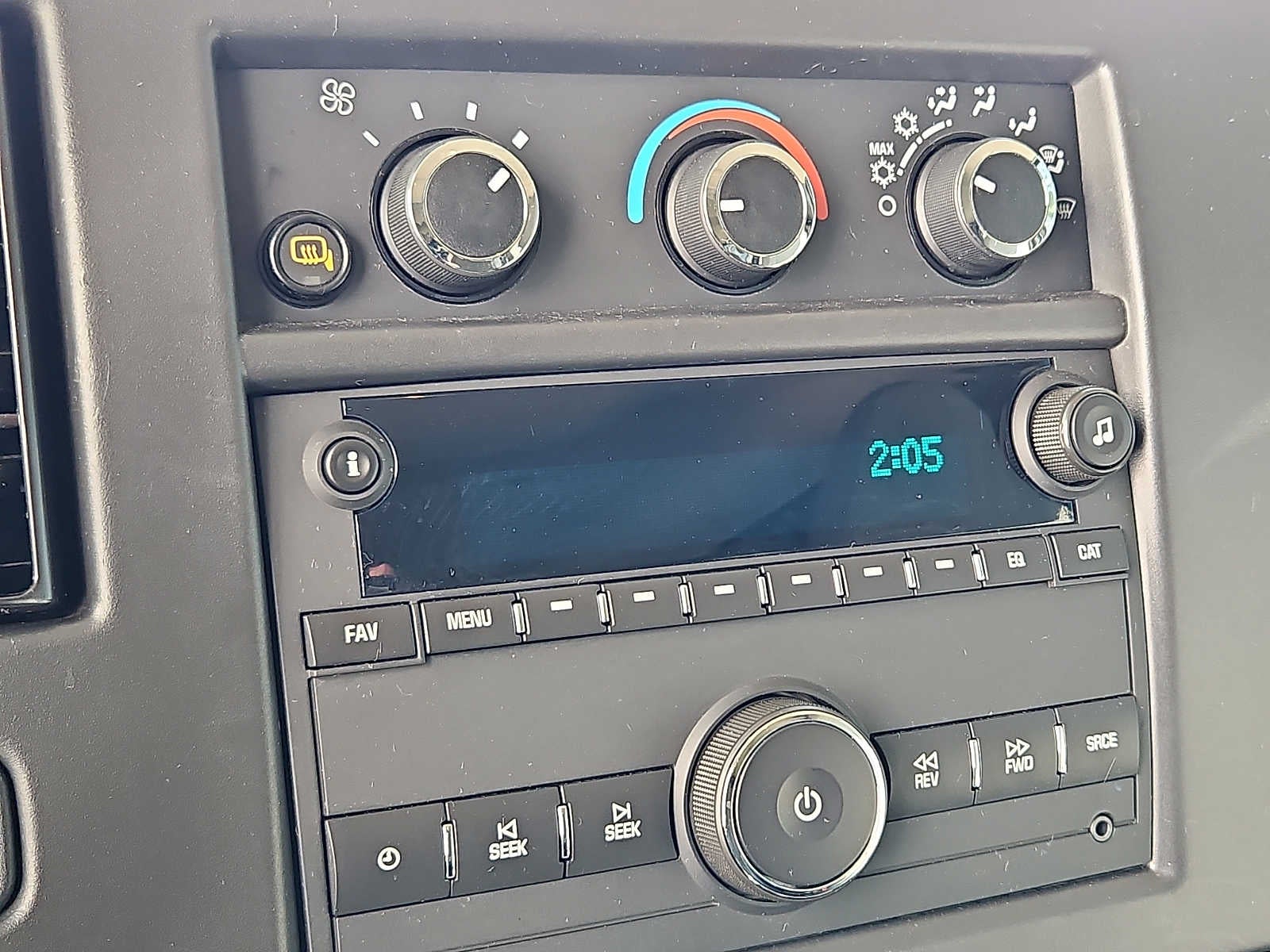 2025 Chevrolet Express Passenger 1LT