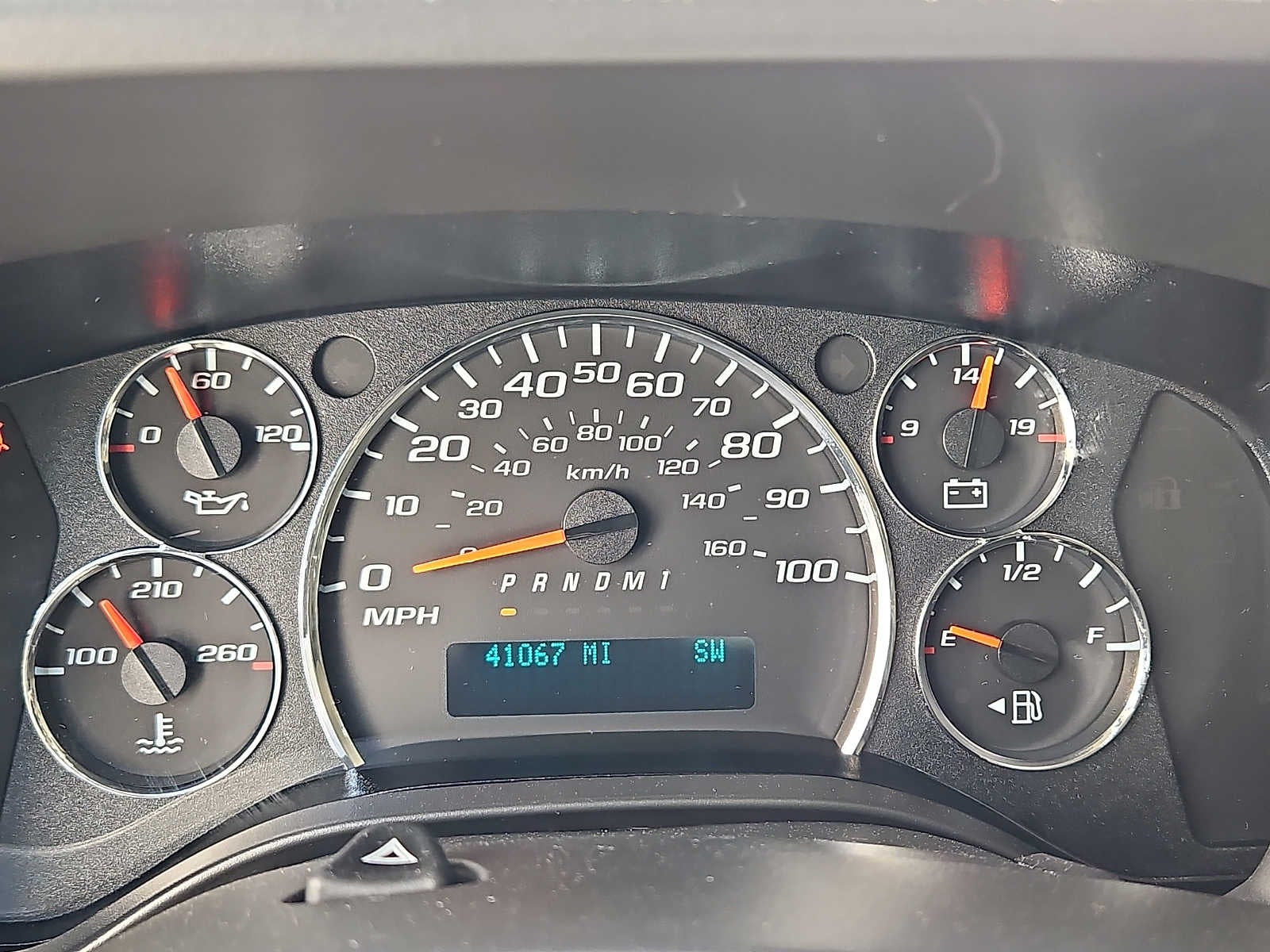 2025 Chevrolet Express Passenger 1LT