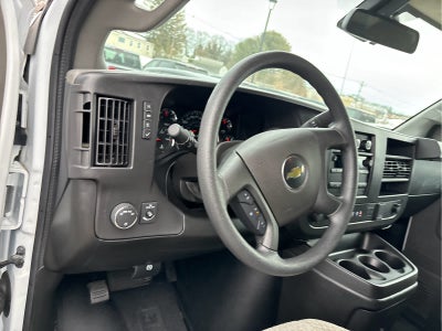 2025 Chevrolet Express Passenger 1LT