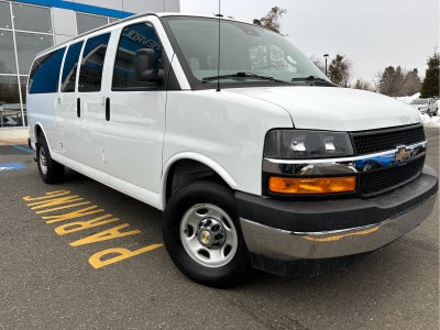 2025 Chevrolet Express Passenger 1LT