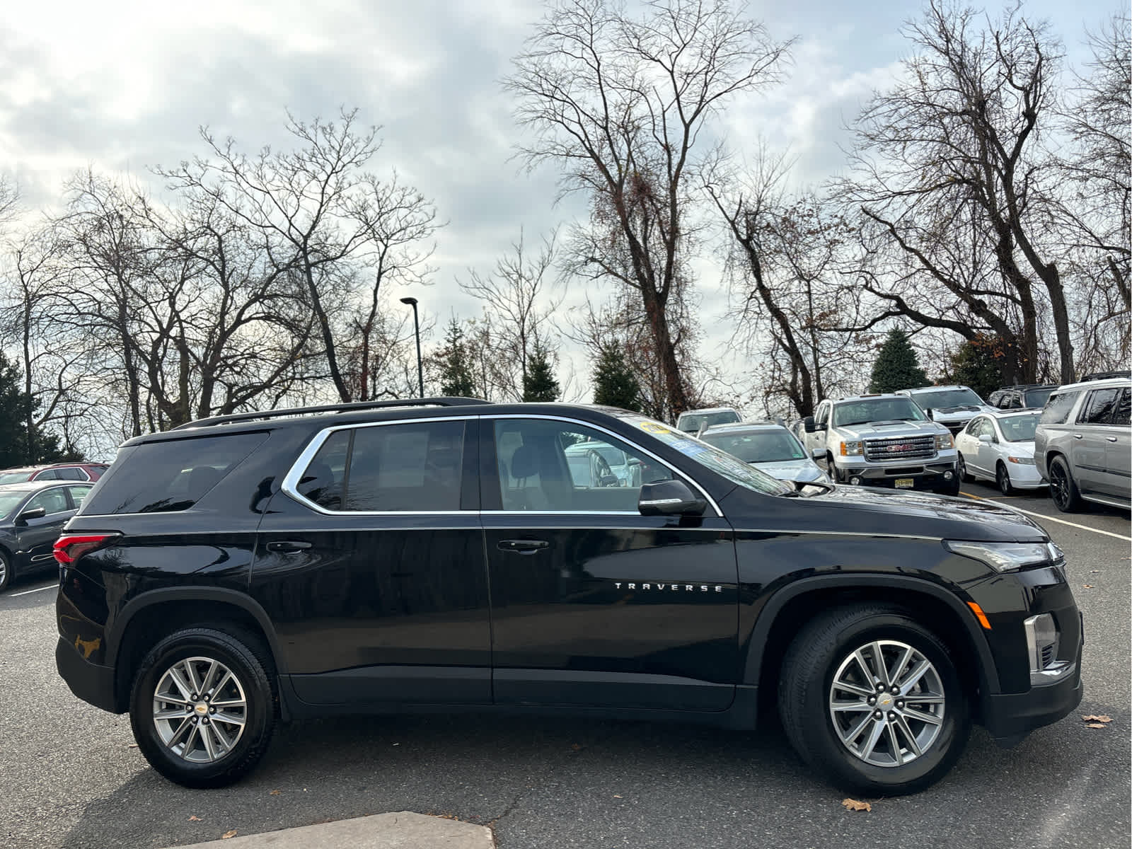 2023 Chevrolet Traverse LT Cloth