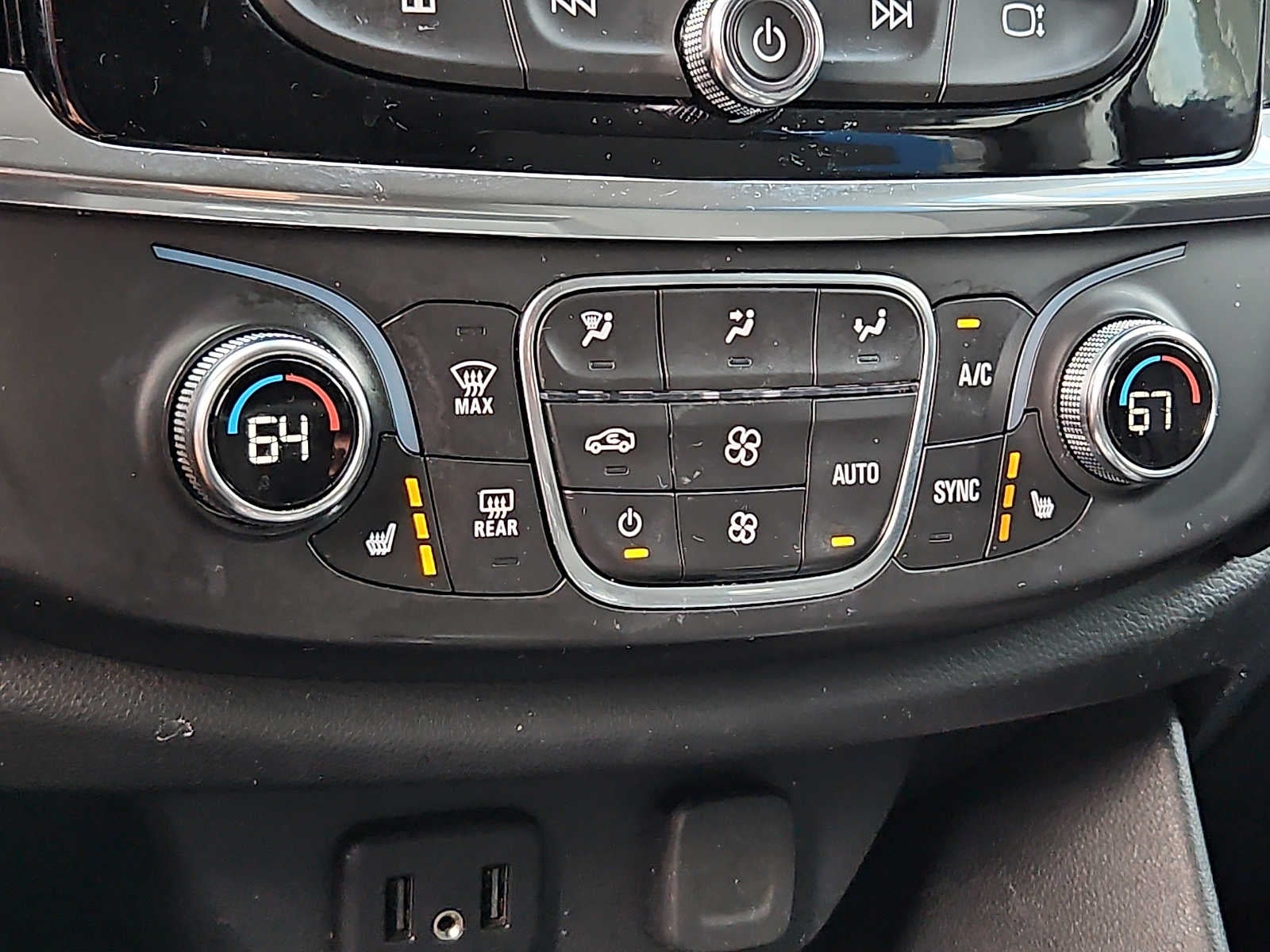2020 Chevrolet Traverse LT Cloth