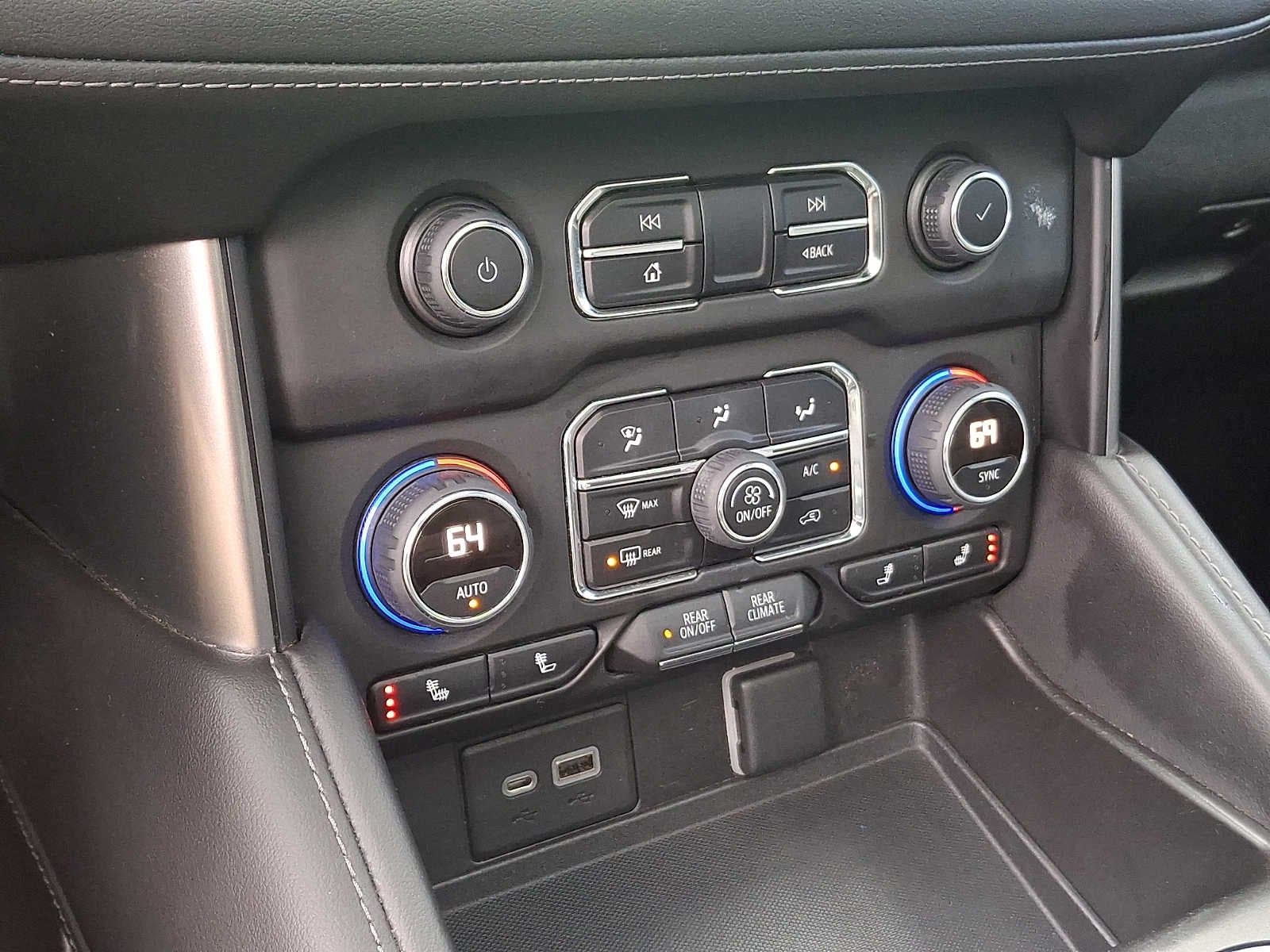 2022 Chevrolet Suburban LT
