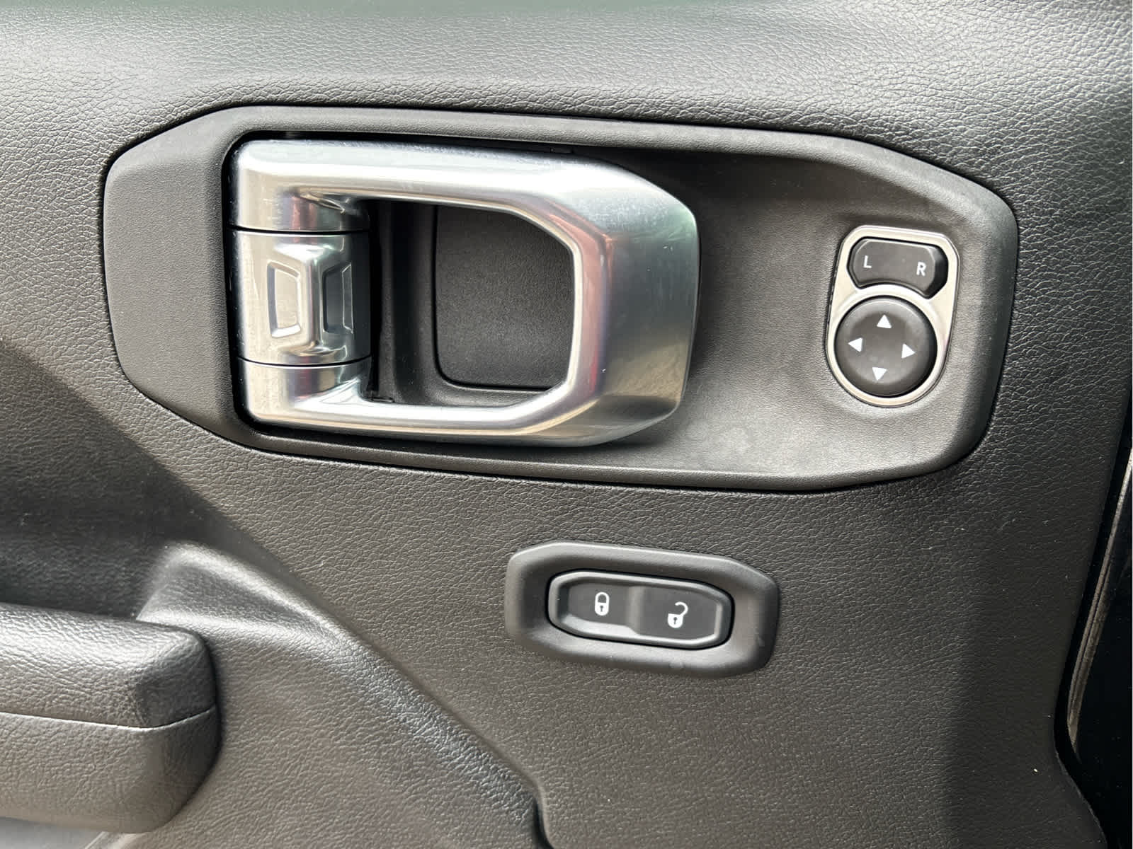 2023 Jeep Wrangler Sport Altitude