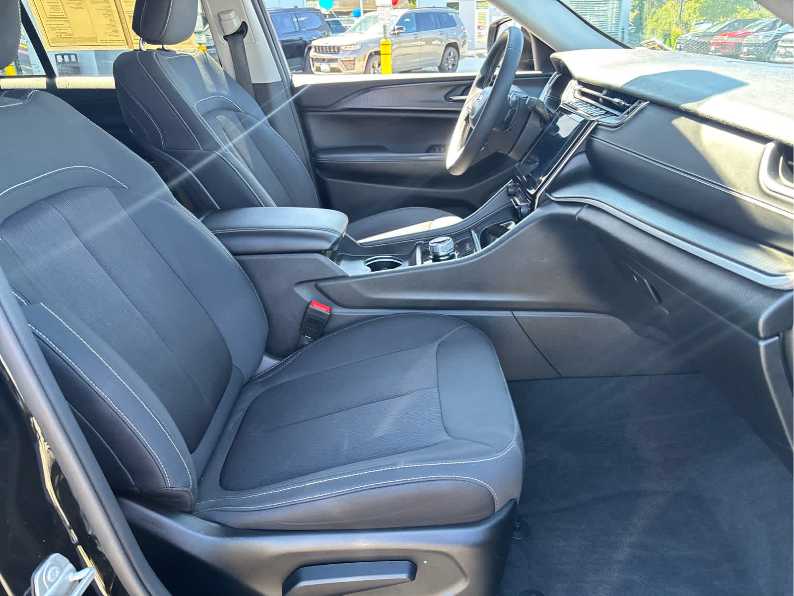 2023 Jeep Grand Cherokee Laredo