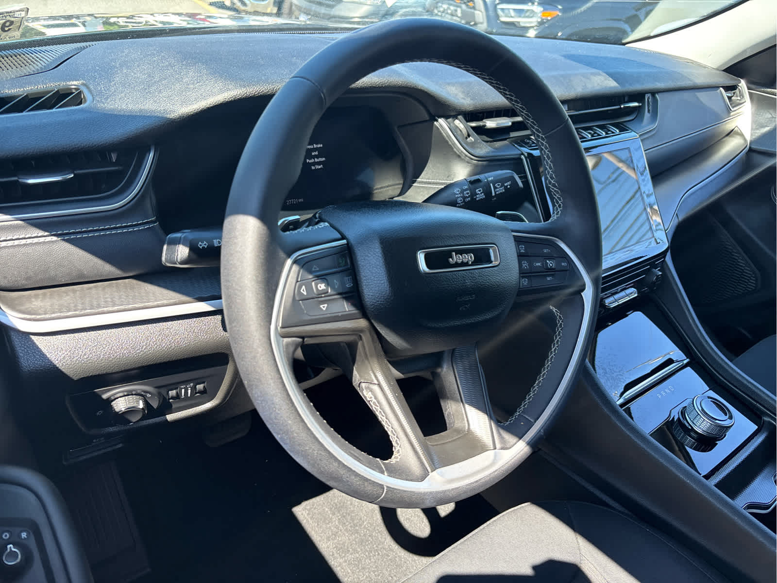 2023 Jeep Grand Cherokee Laredo