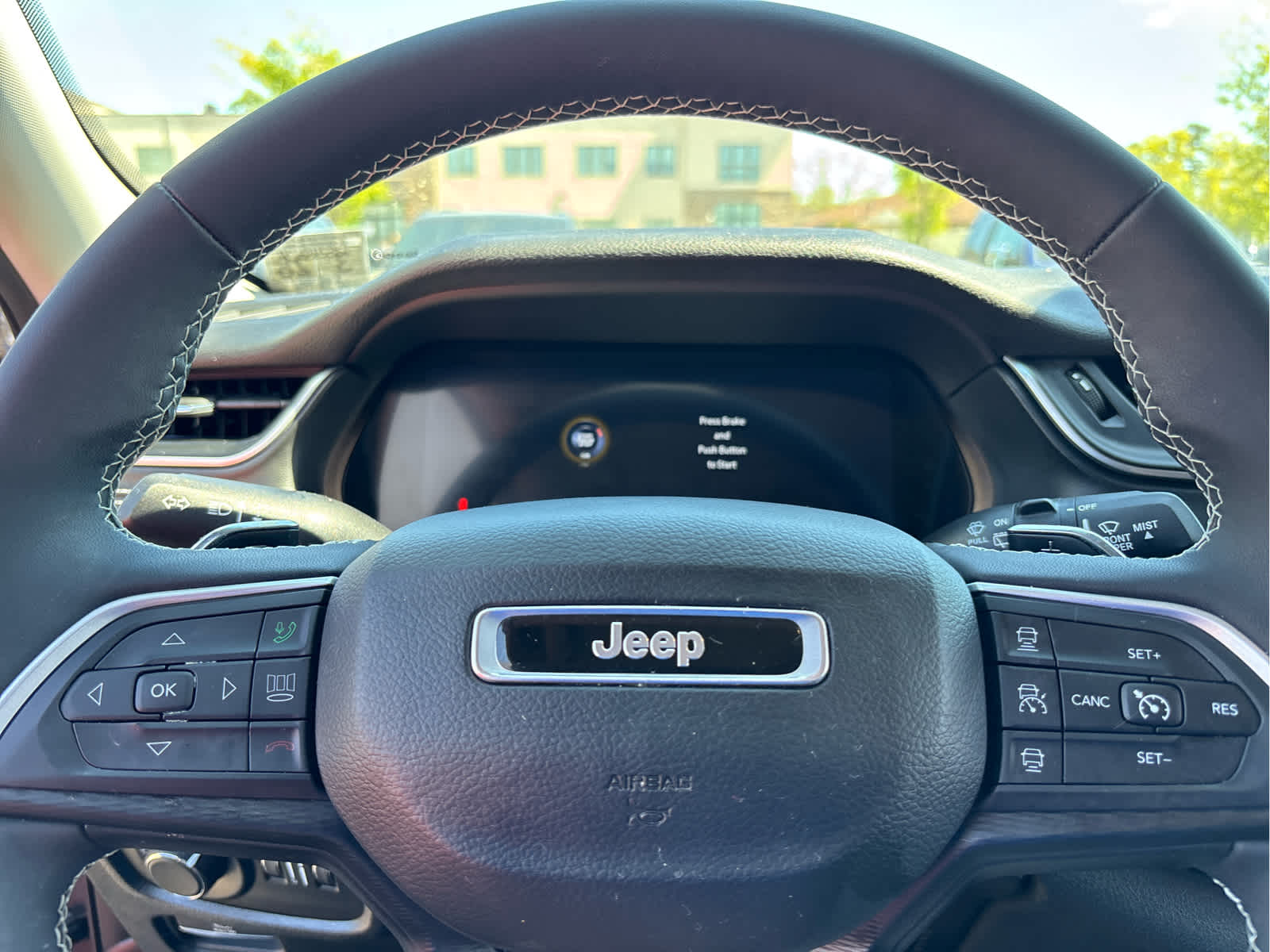 2023 Jeep Grand Cherokee Laredo