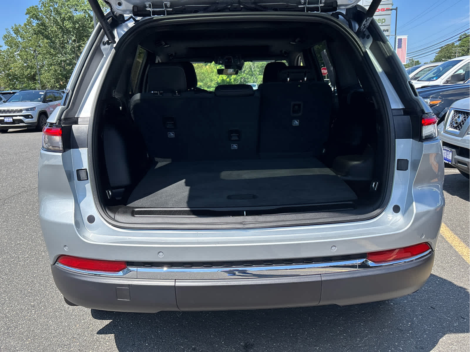 2025 Jeep Grand Cherokee Laredo X