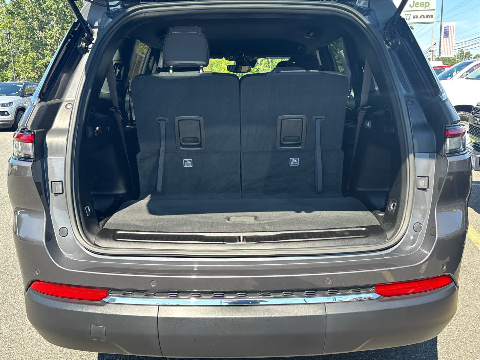 2024 Jeep Grand Cherokee L Laredo
