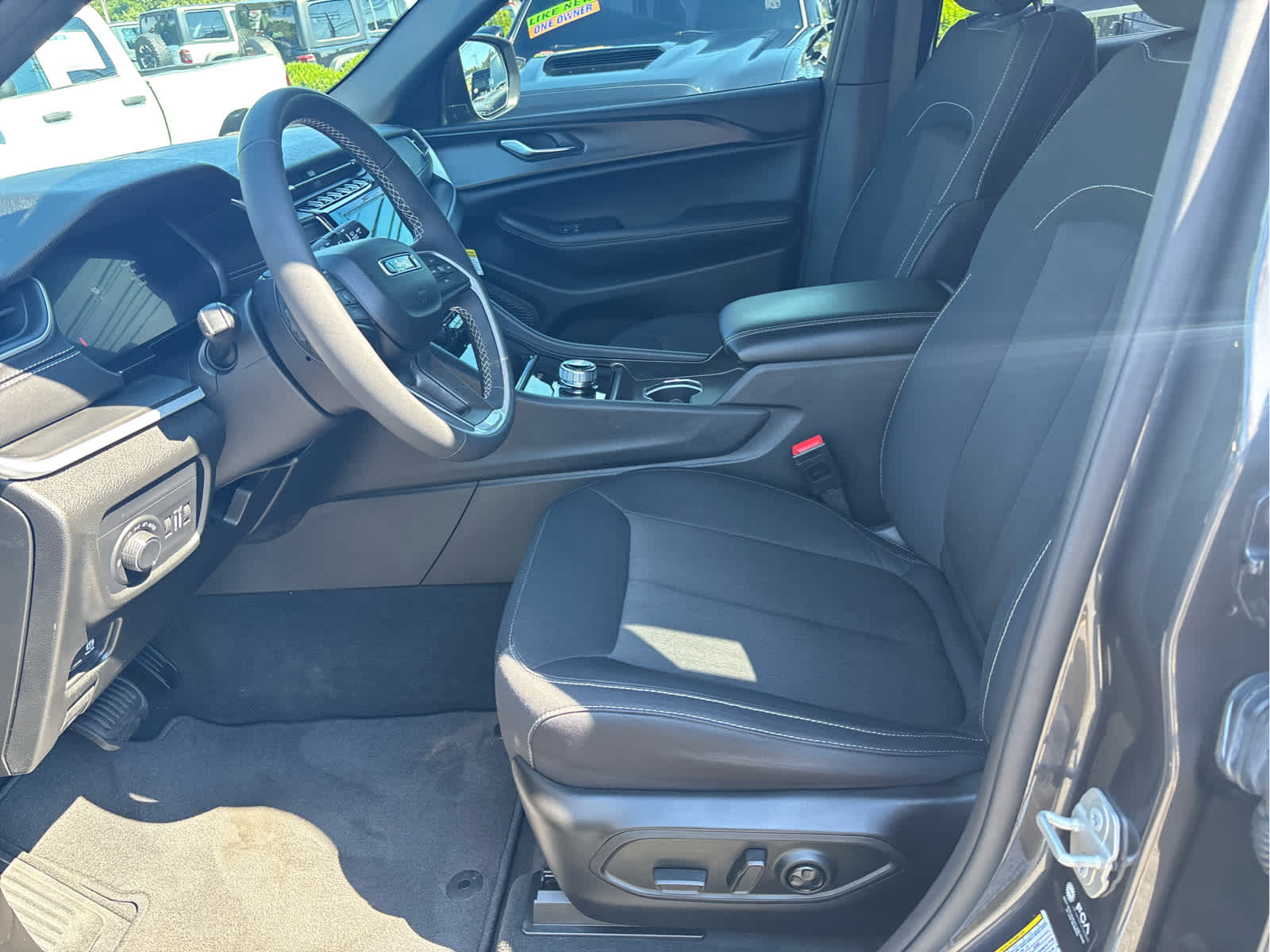 2024 Jeep Grand Cherokee L Laredo