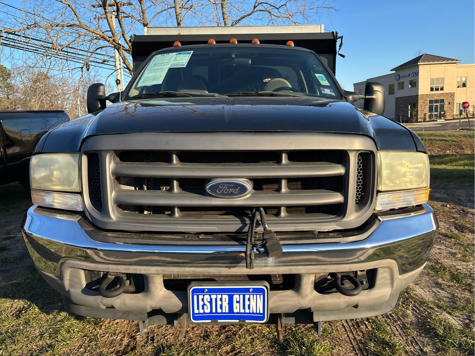 2004 Ford Super Duty F-350 DRW XL