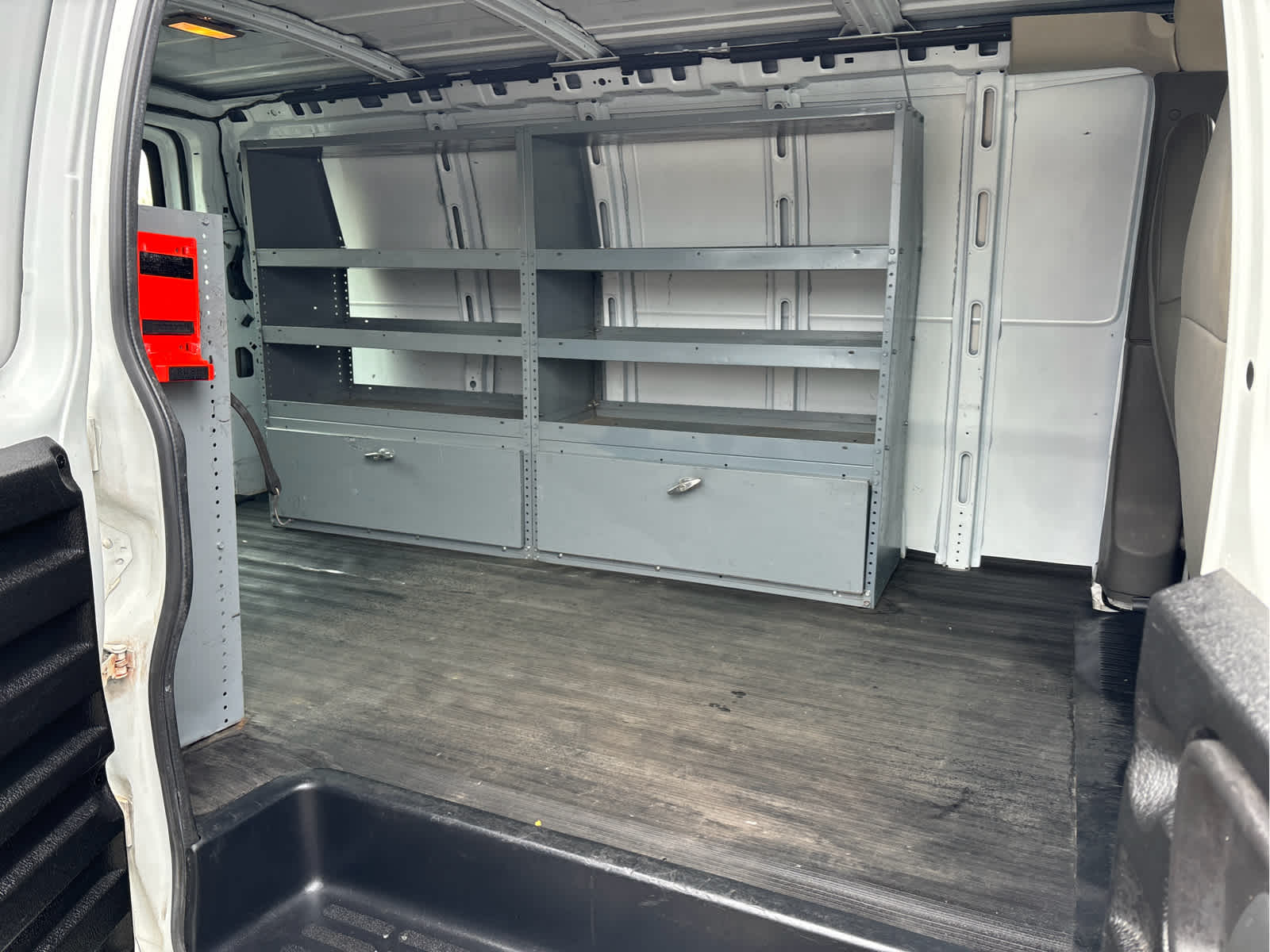 2009 Chevrolet Express Cargo Van RWD 1500 135"