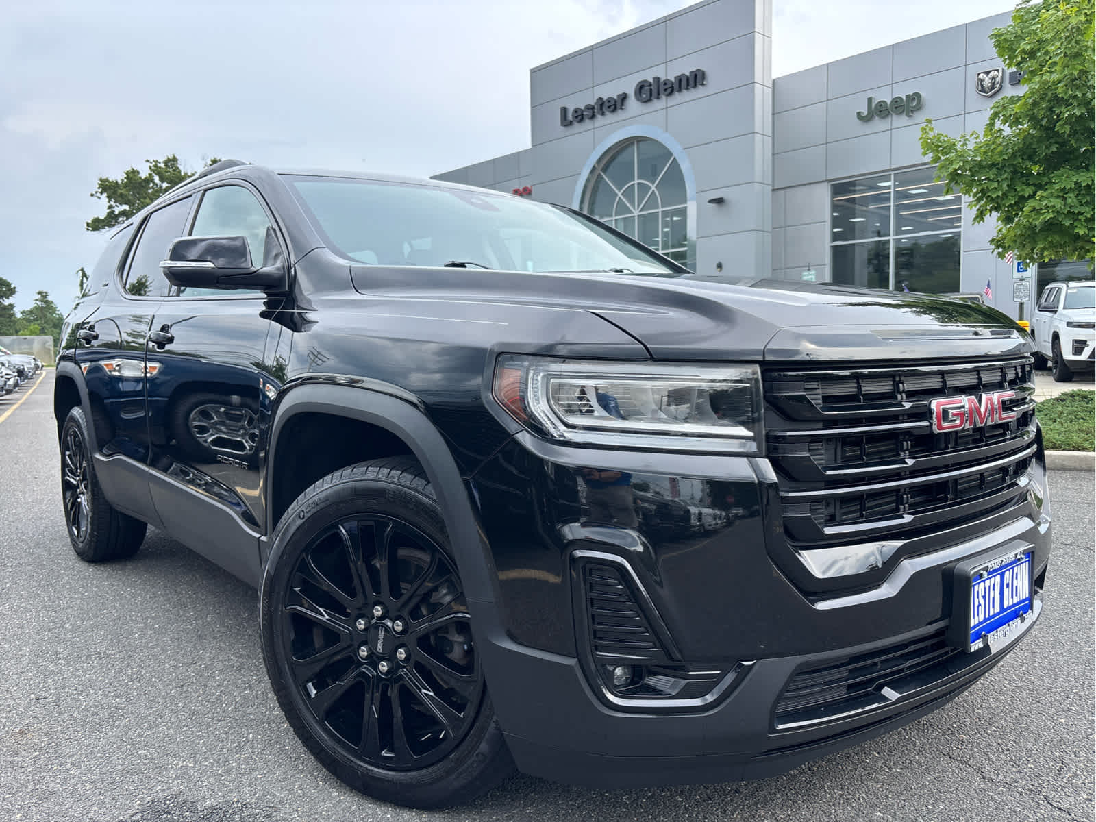 2023 GMC Acadia SLT