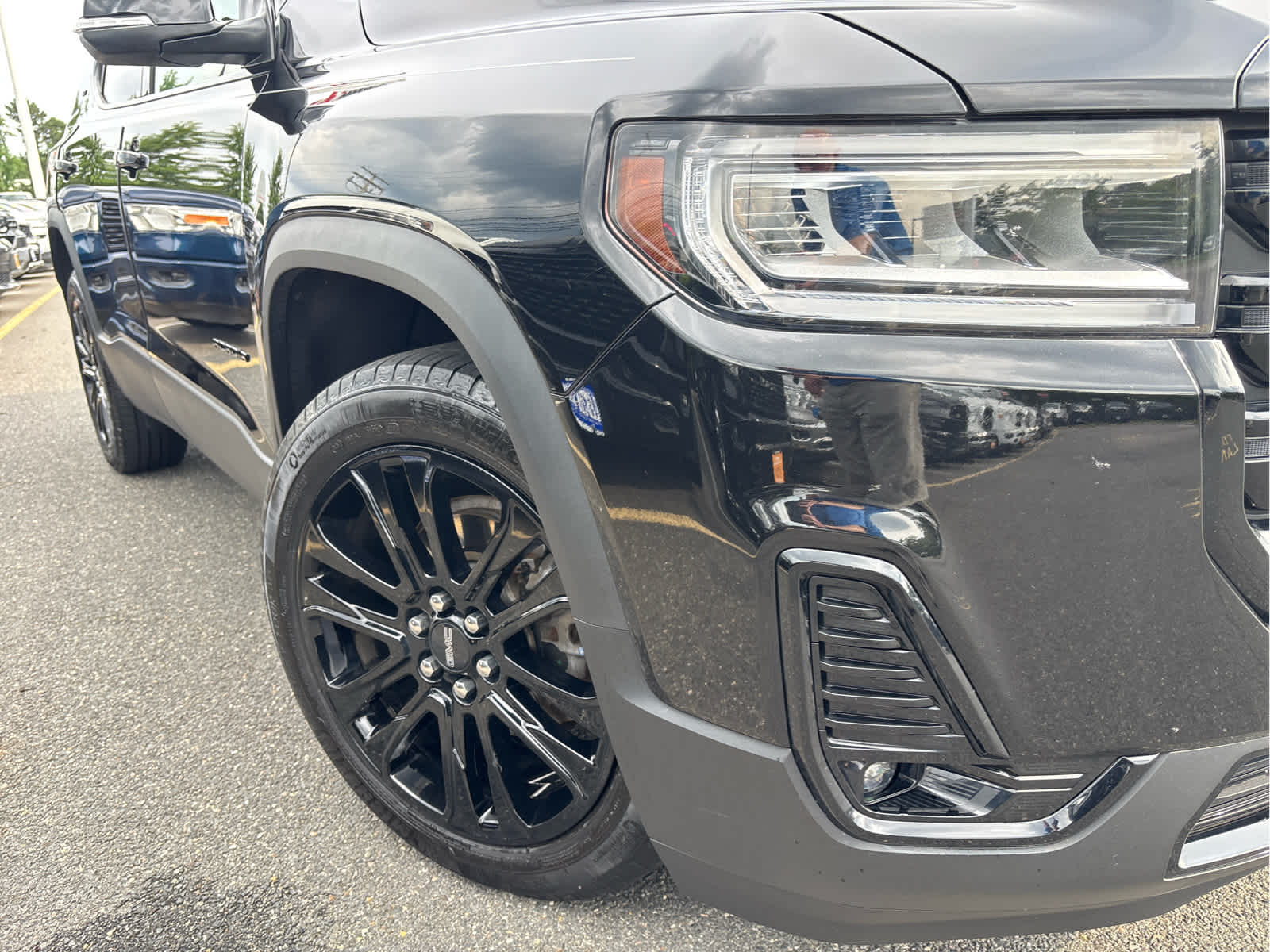 2023 GMC Acadia SLT