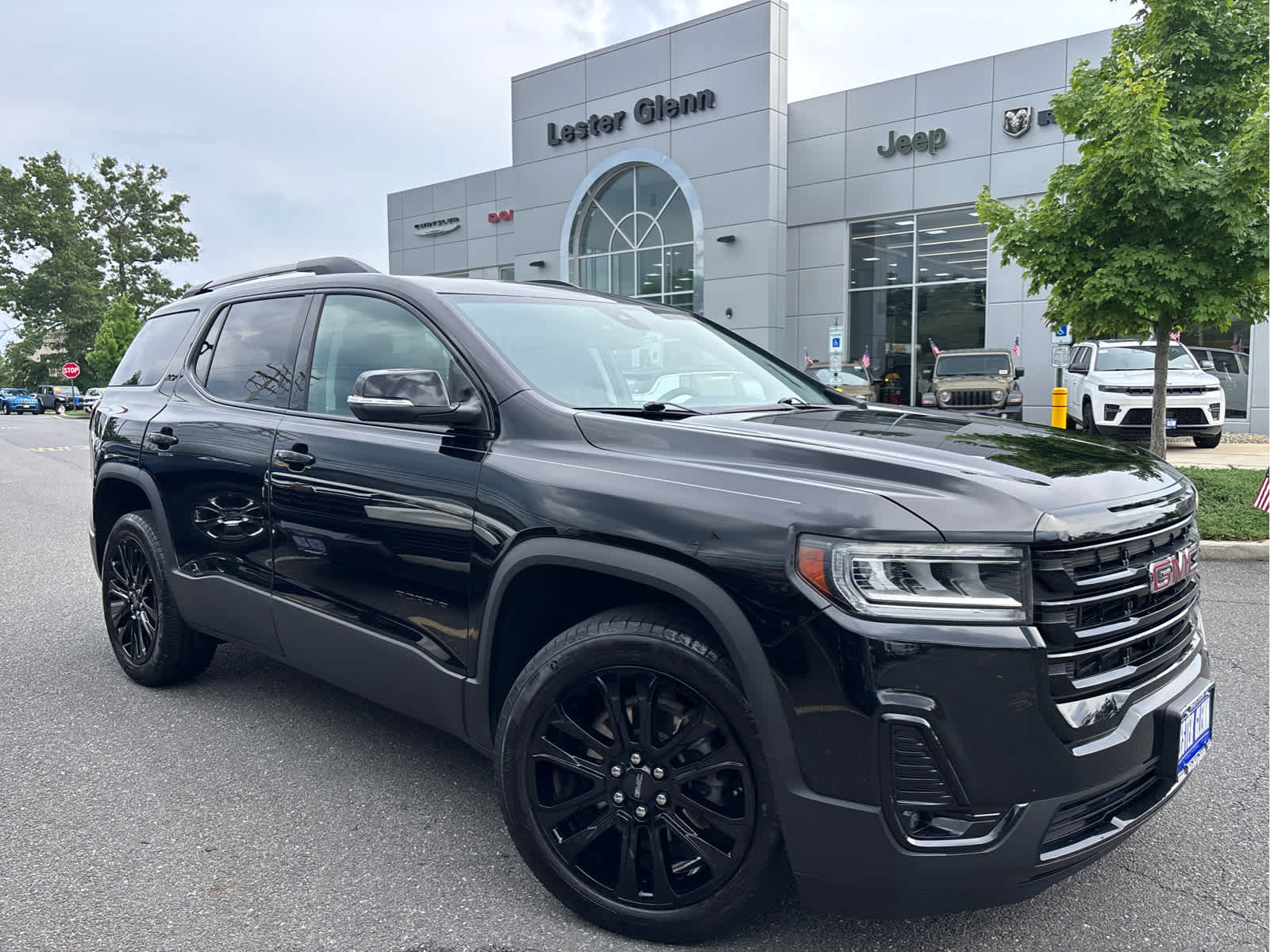 2023 GMC Acadia SLT