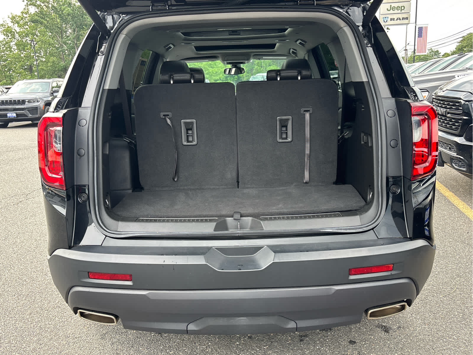2023 GMC Acadia SLT
