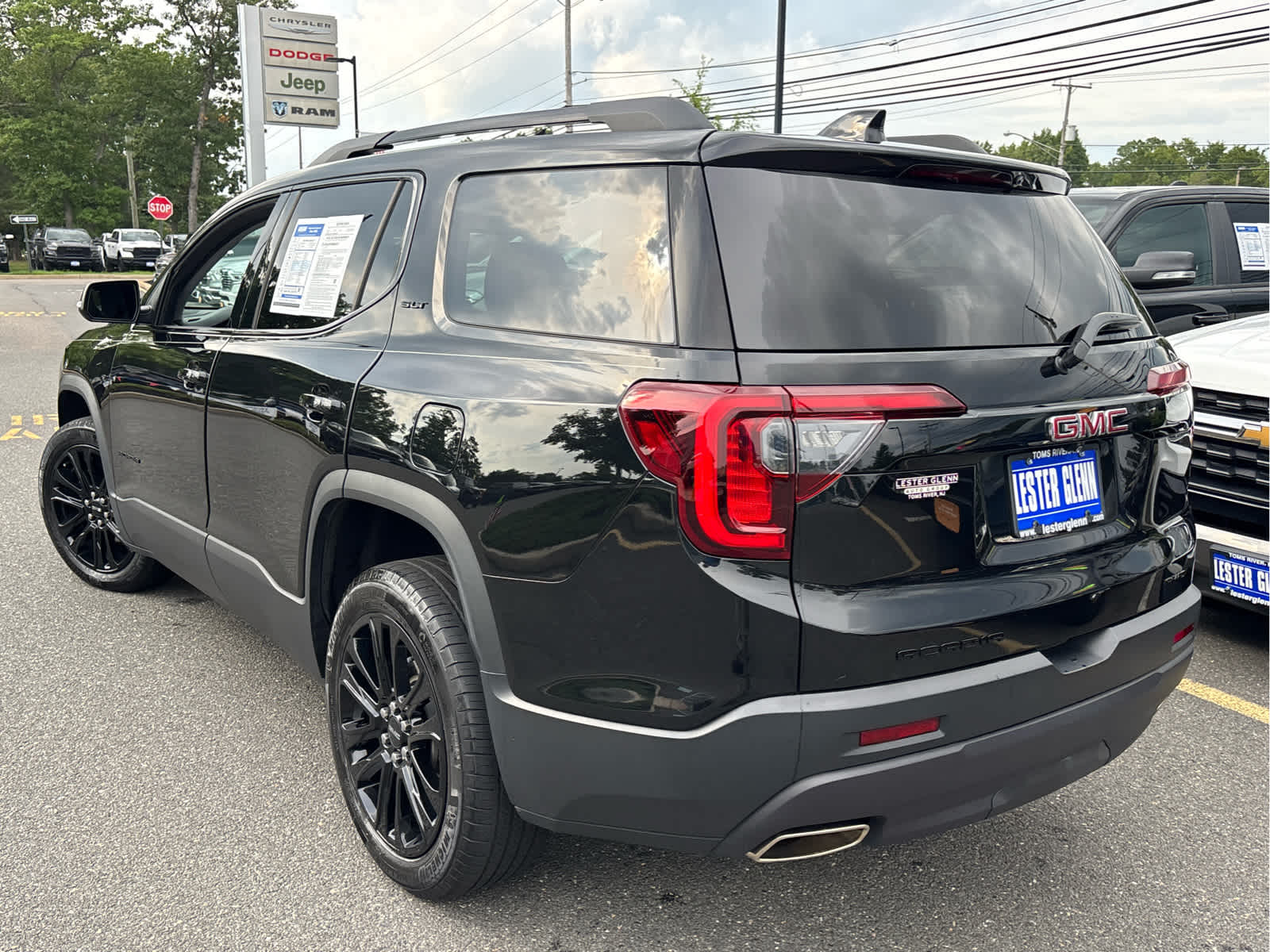 2023 GMC Acadia SLT